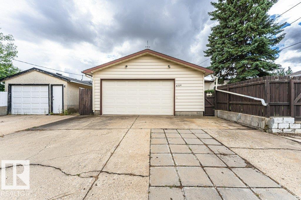 Photo 26 at 4704 109a Avenue NW, Capilano, Edmonton