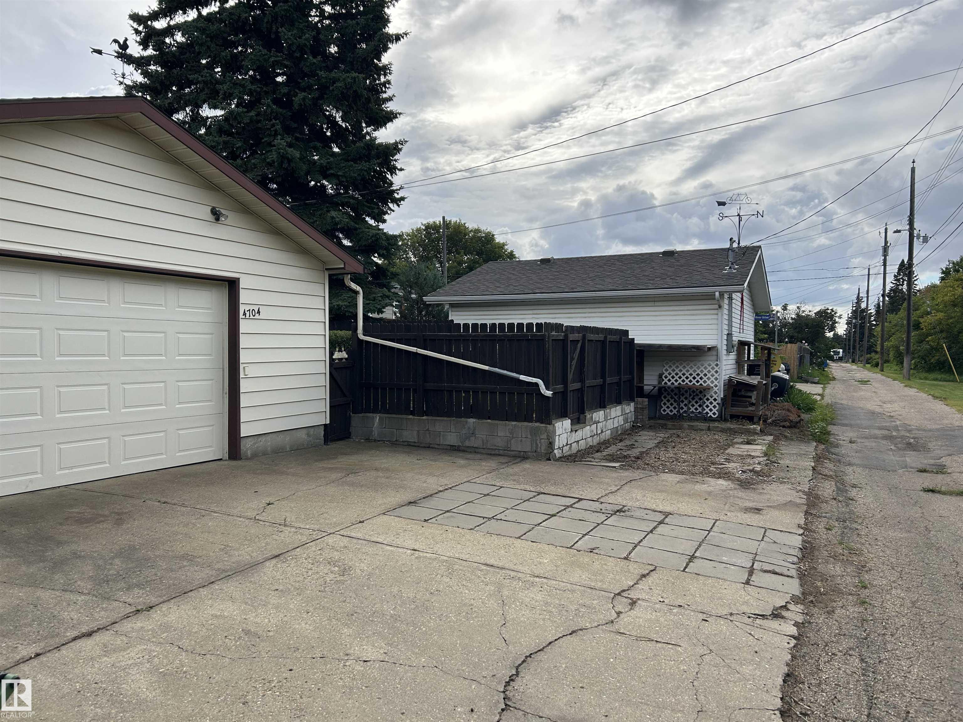 Photo 27 at 4704 109a Avenue NW, Capilano, Edmonton
