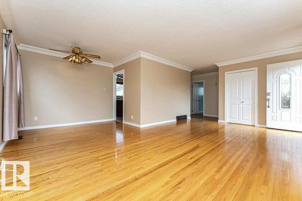 Photo 4 at 4704 109a Avenue NW, Capilano, Edmonton