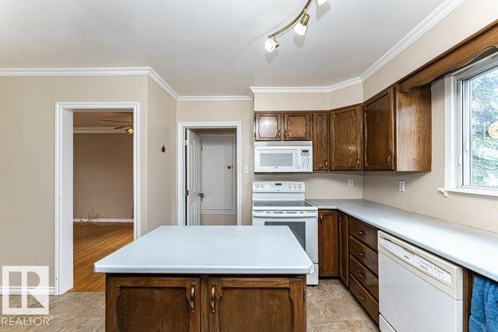 Photo 8 at 4704 109a Avenue NW, Capilano, Edmonton