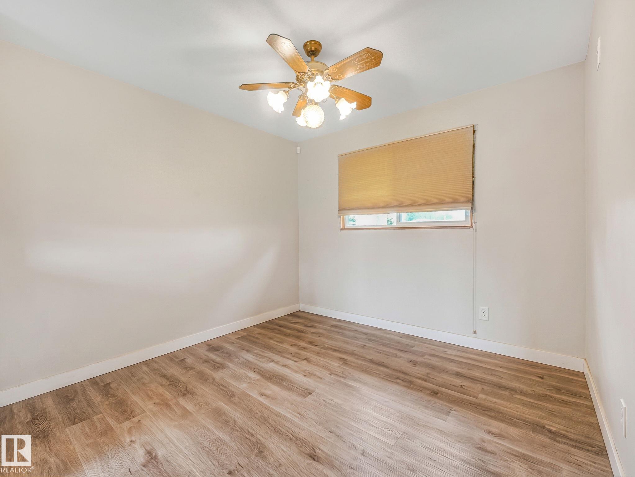 Photo 13 at 13807 92 Street NW, Northmount, Edmonton