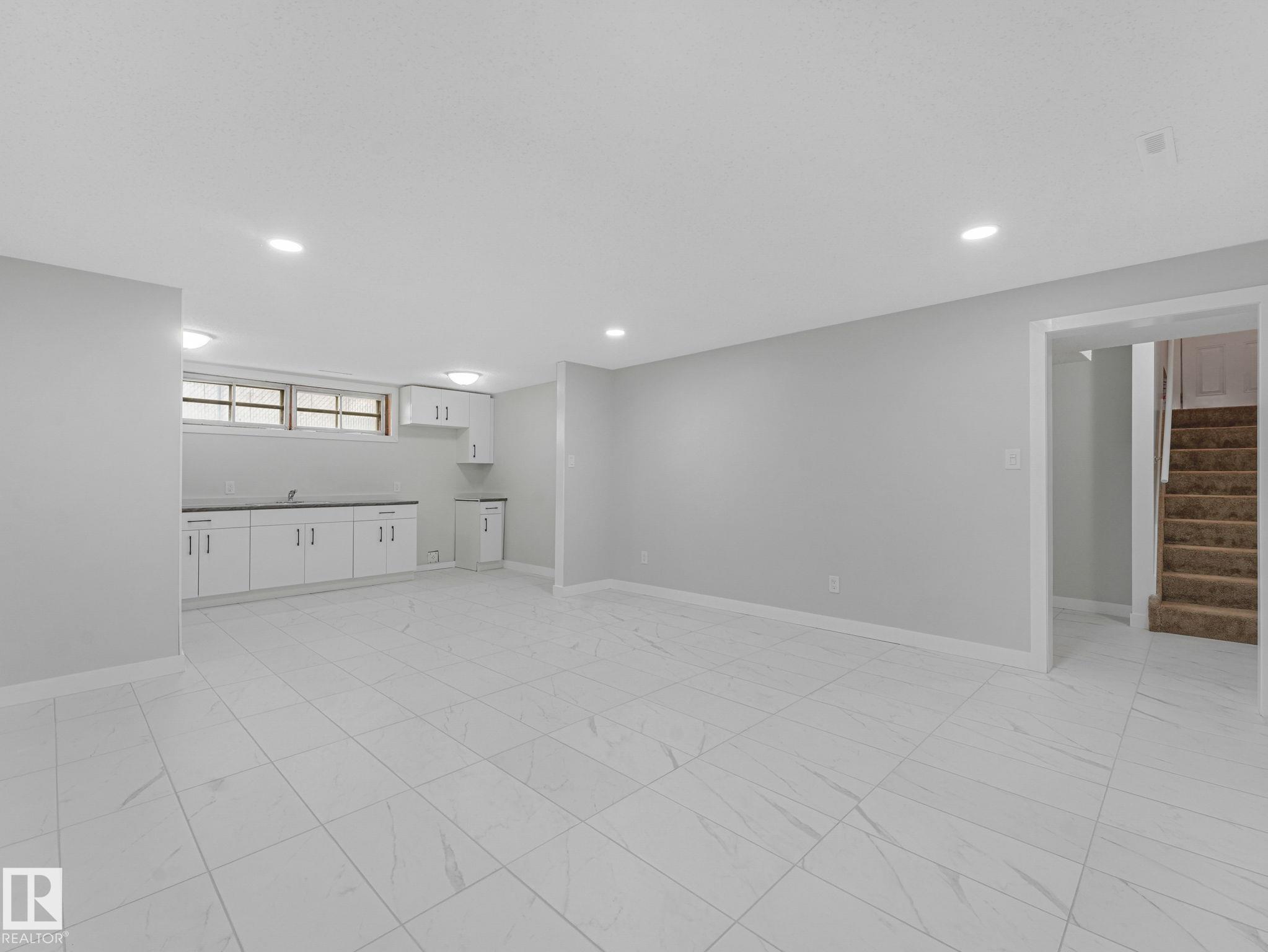 Photo 30 at 13807 92 Street NW, Northmount, Edmonton