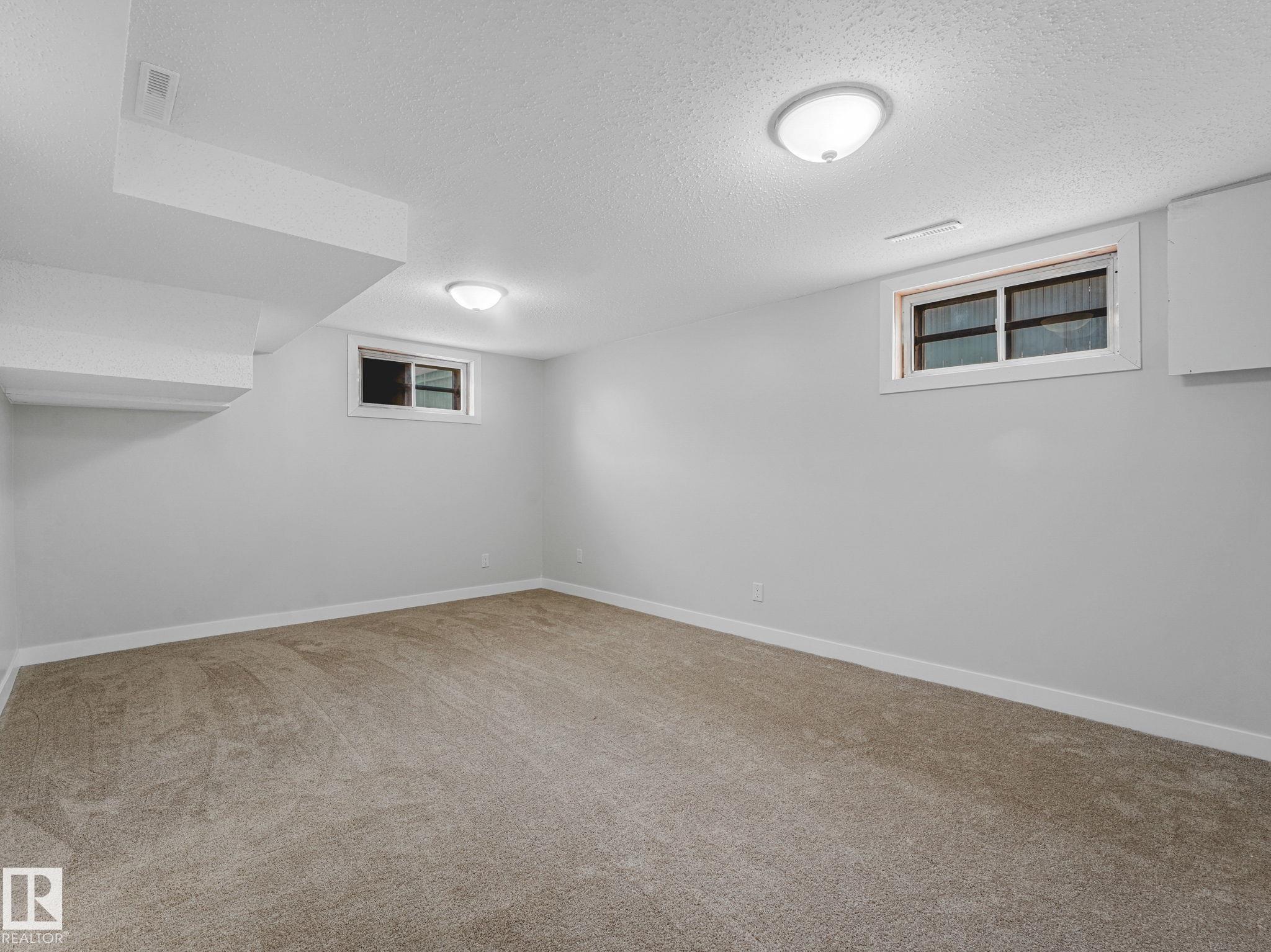 Photo 34 at 13807 92 Street NW, Northmount, Edmonton