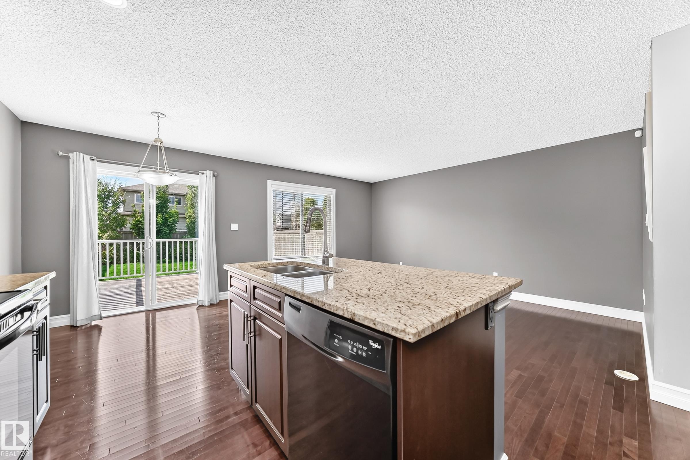 Listing photo thumbnail