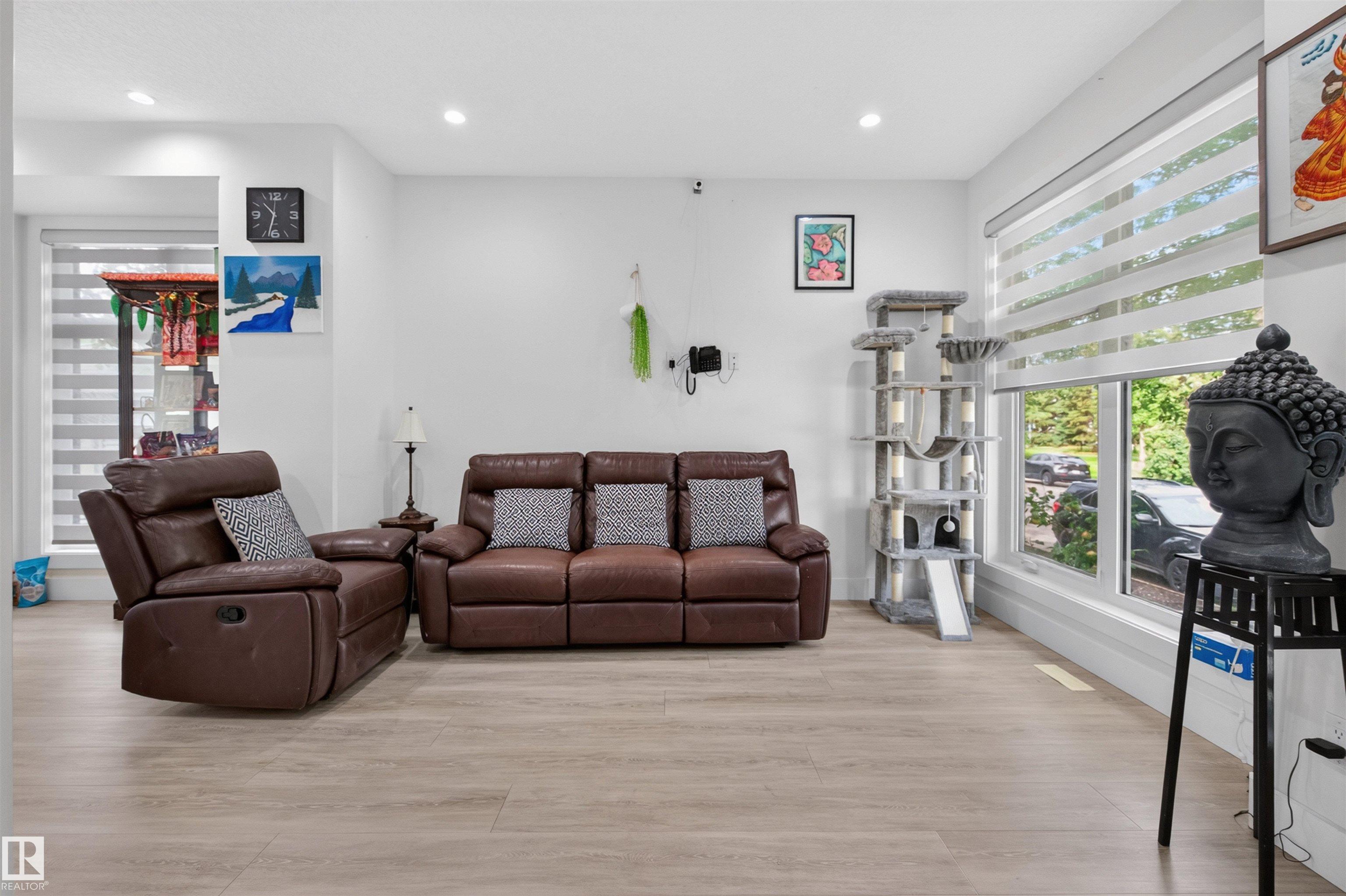 Photo 6 at 15009 108 Avenue NW, High Park, Edmonton