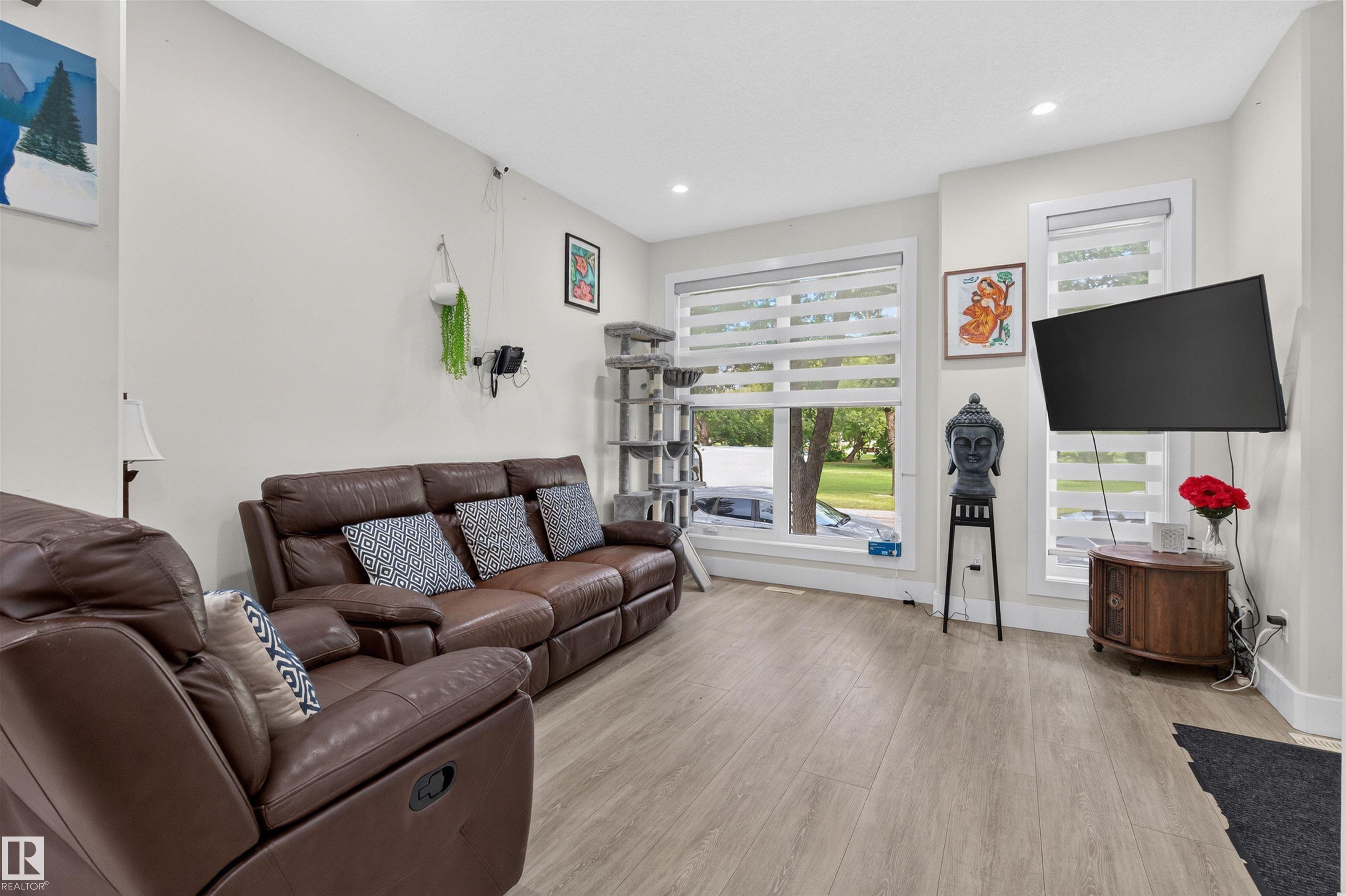 Photo 7 at 15009 108 Avenue NW, High Park, Edmonton