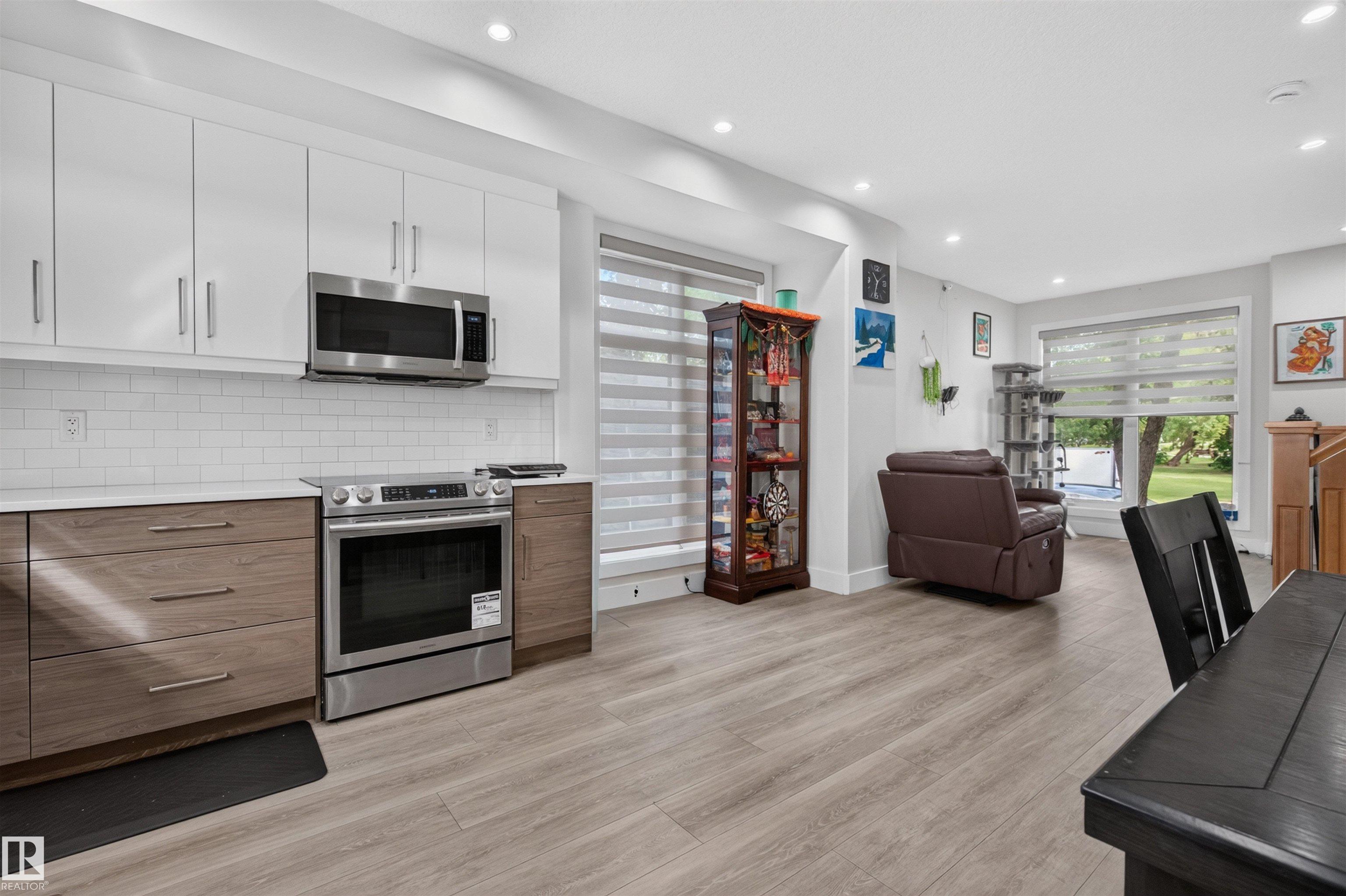 Photo 8 at 15009 108 Avenue NW, High Park, Edmonton
