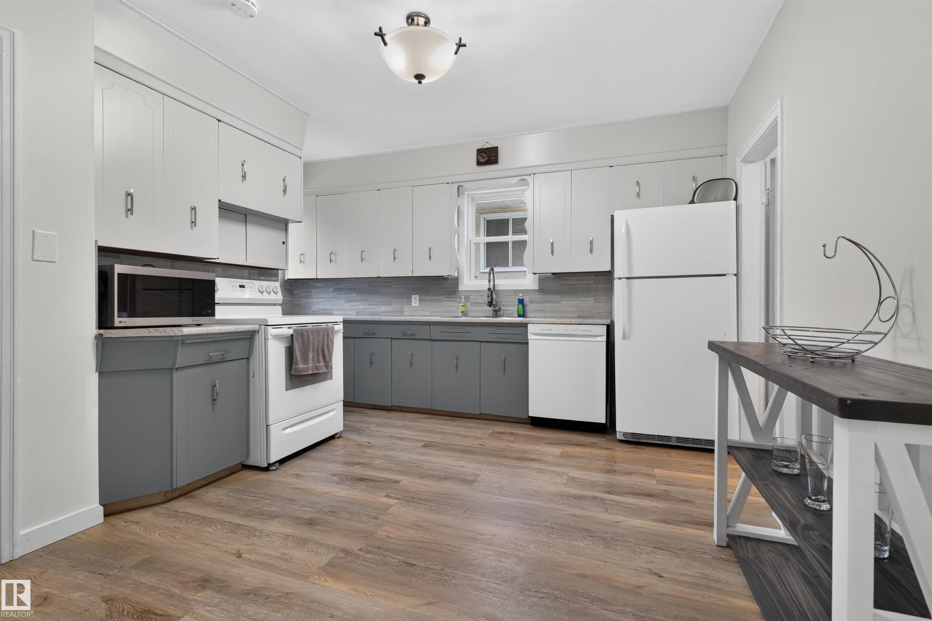 Photo 12 at 11431 88 Street NW, Parkdale, Edmonton
