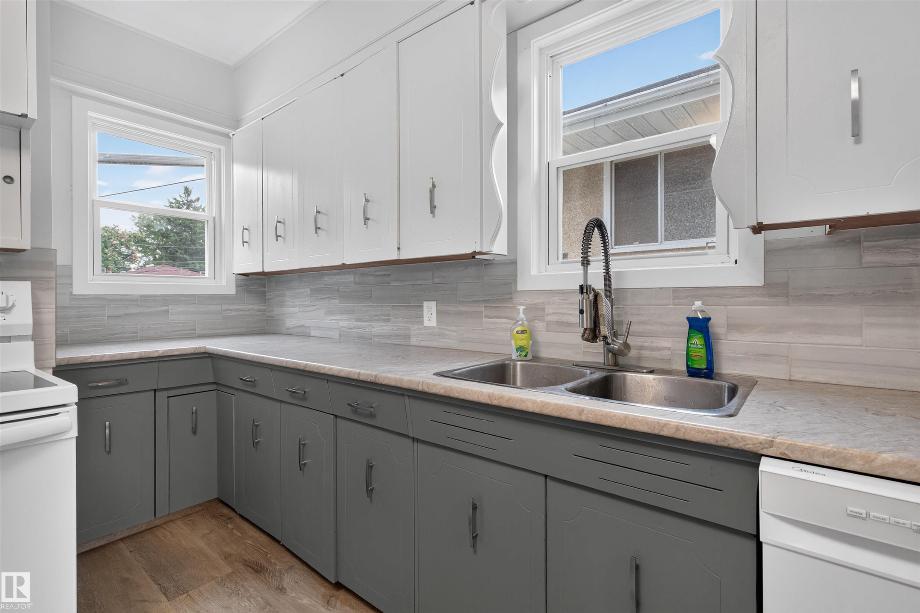 Photo 13 at 11431 88 Street NW, Parkdale, Edmonton