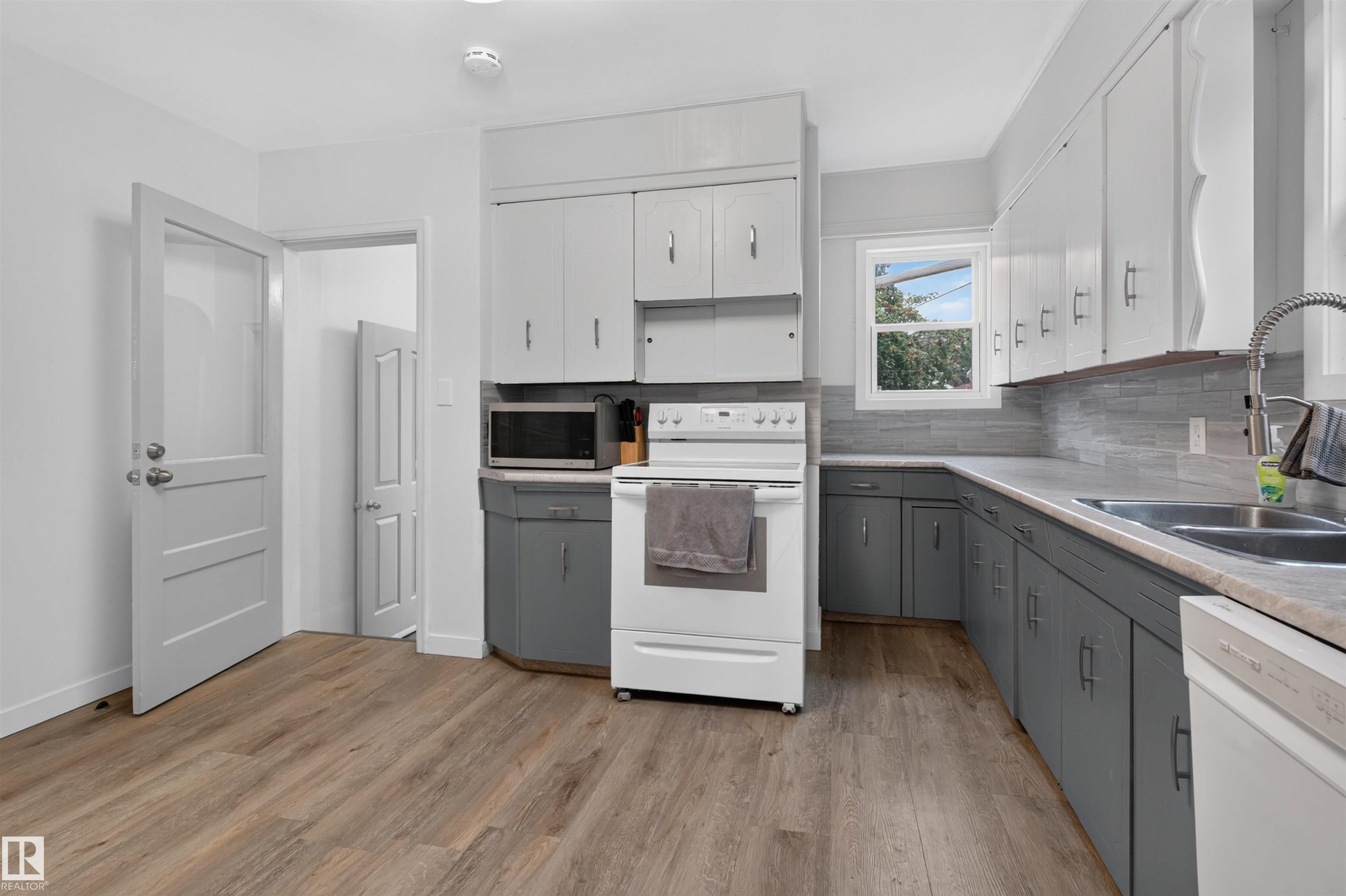 Photo 14 at 11431 88 Street NW, Parkdale, Edmonton