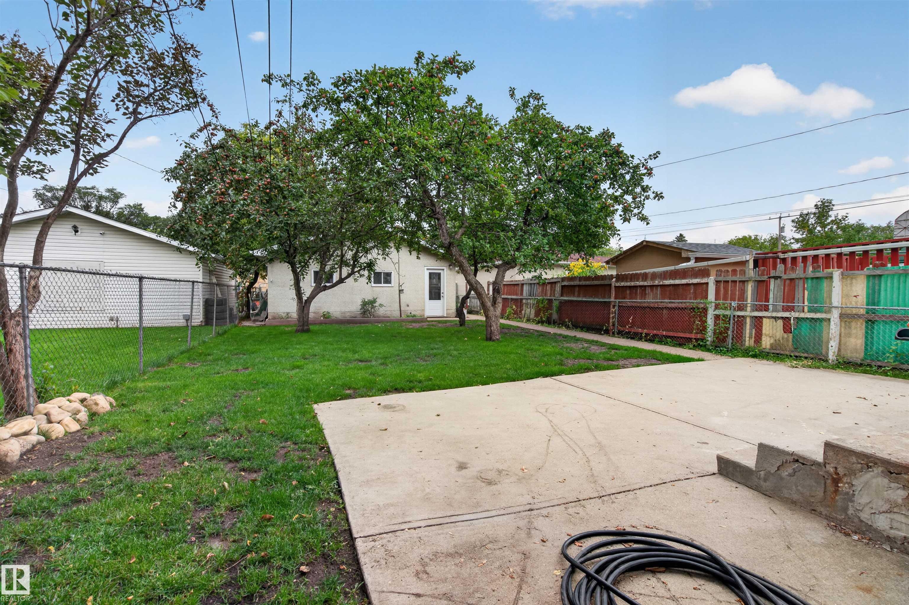 Photo 34 at 11431 88 Street NW, Parkdale, Edmonton