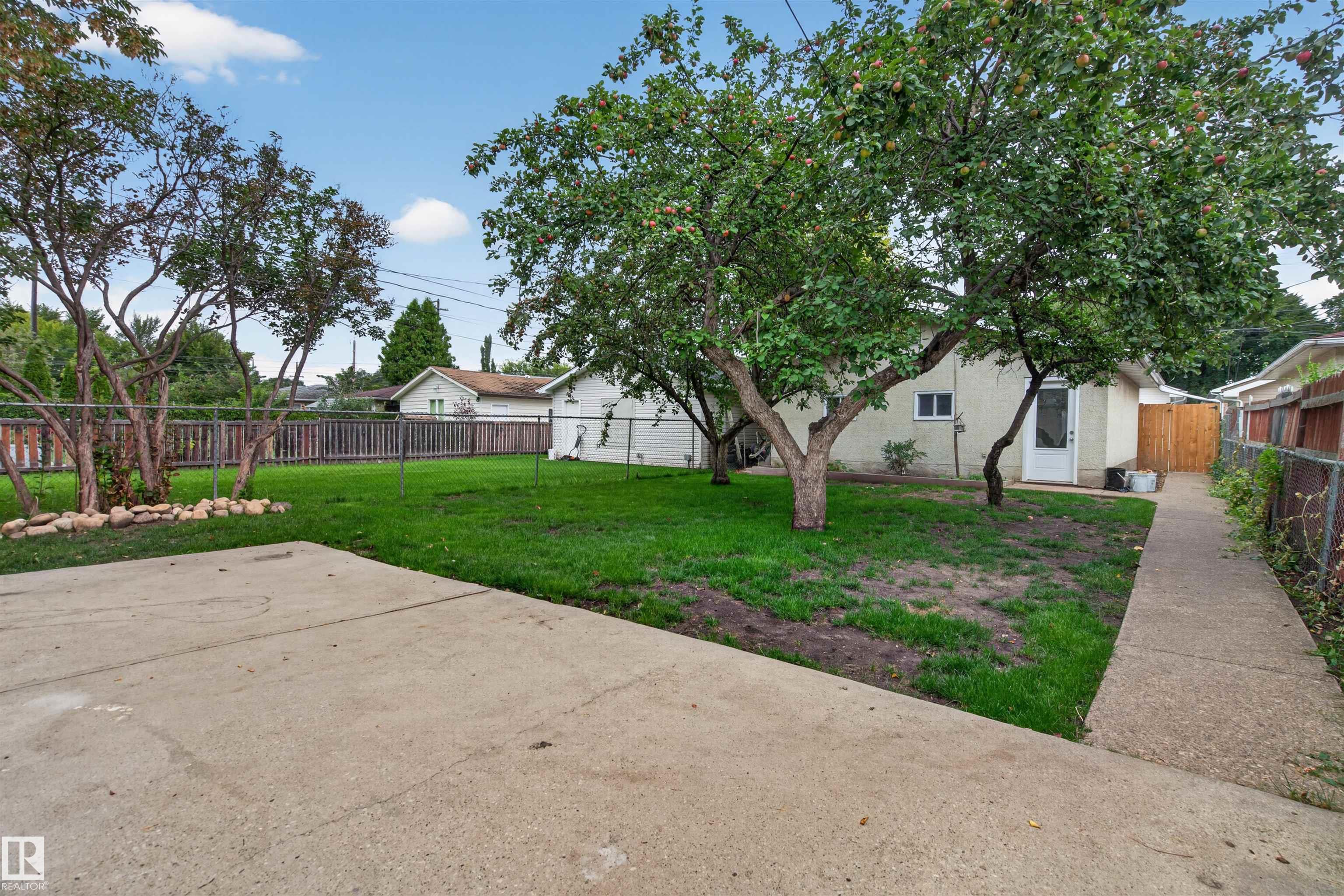 Photo 35 at 11431 88 Street NW, Parkdale, Edmonton