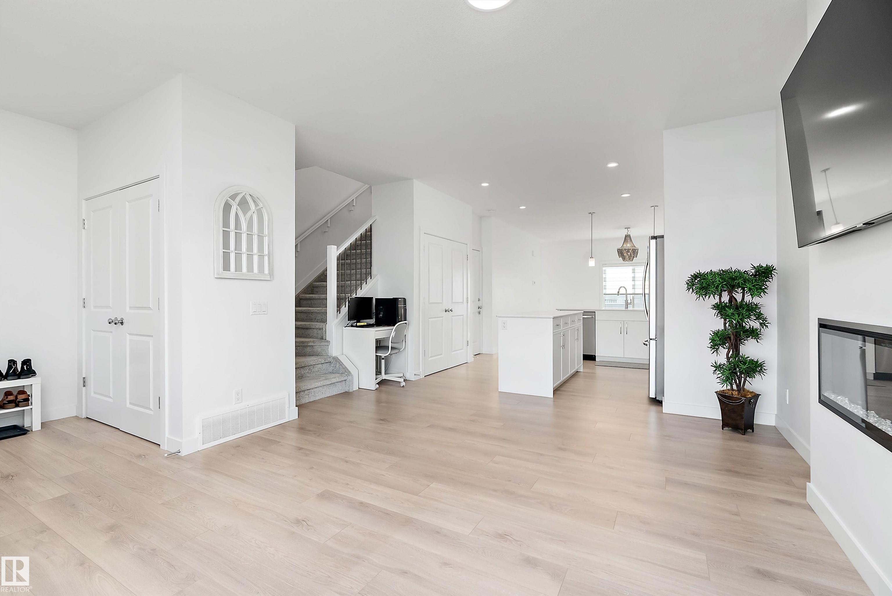Photo 10 at 2644 192 Street NW, The Uplands, Edmonton