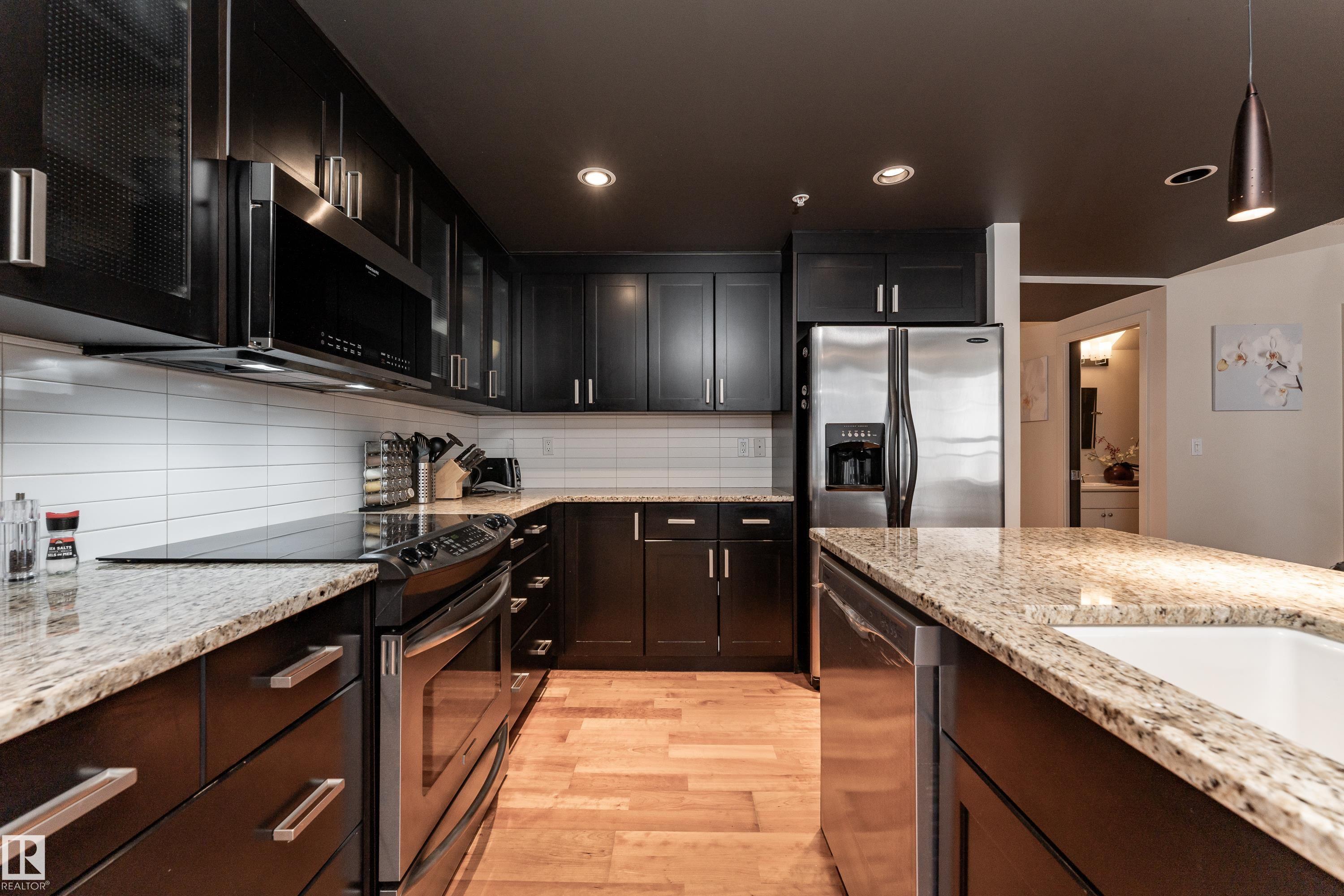 602 - 10028 119 Street NW, Wîhkwêntôwin, Edmonton