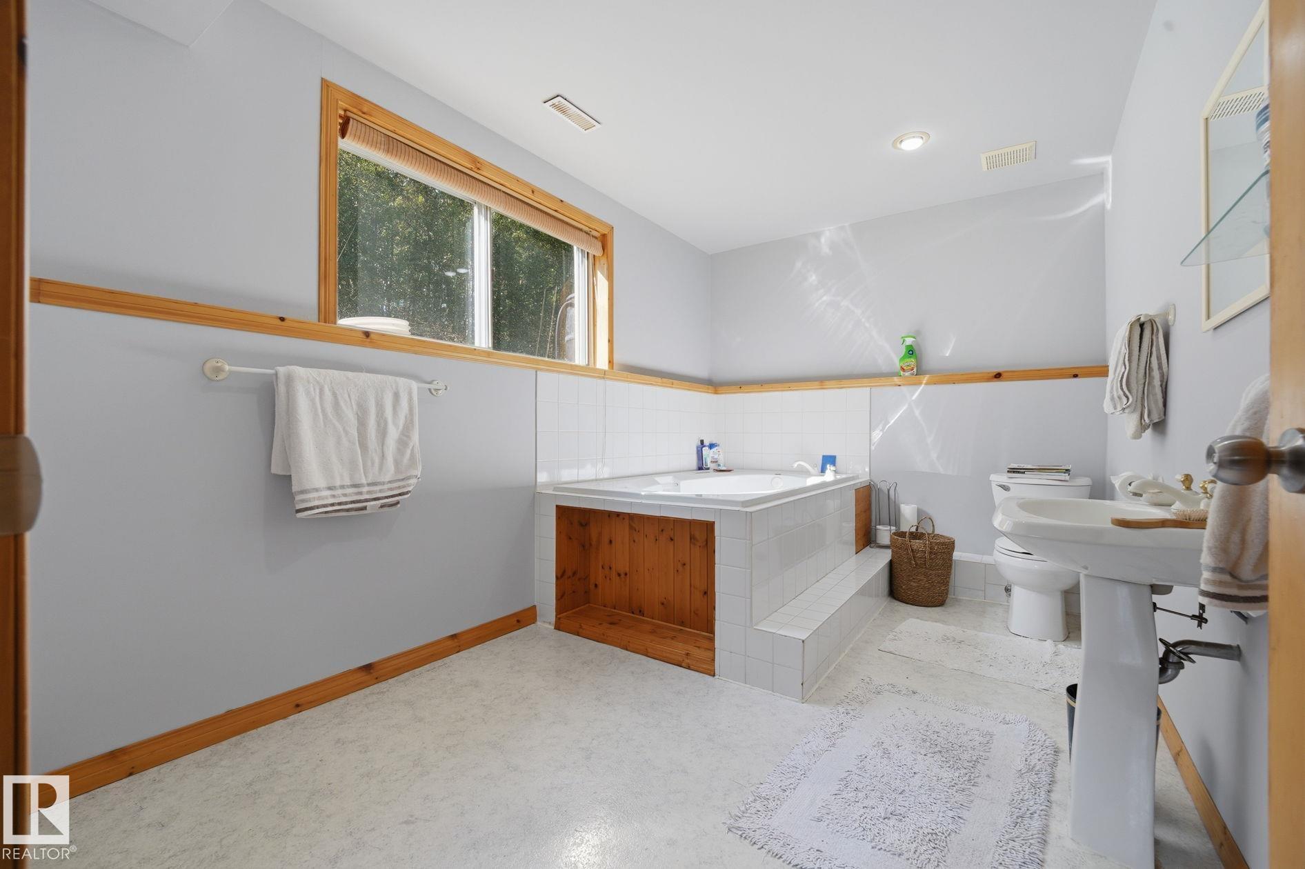 Photo 26 at 1 - 53522 Rge Road 280, Hacienda Estates, Rural Parkland County