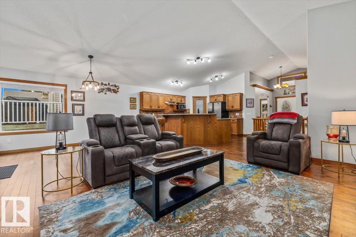 Photo 11 at 61 Linkside Boulevard, Linkside, Spruce Grove