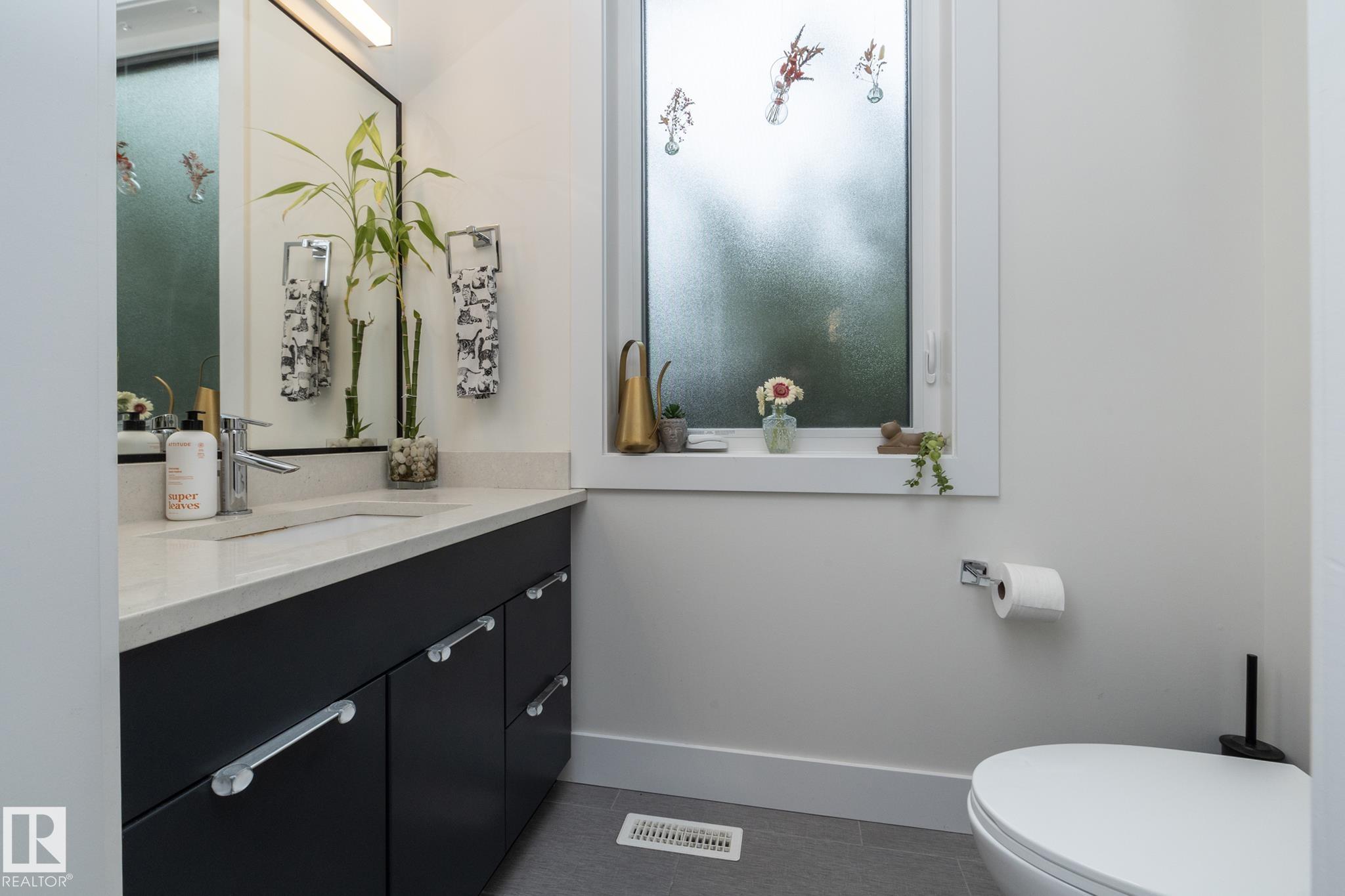 Photo 16 at 7733 81 Avenue NW, King Edward Park, Edmonton