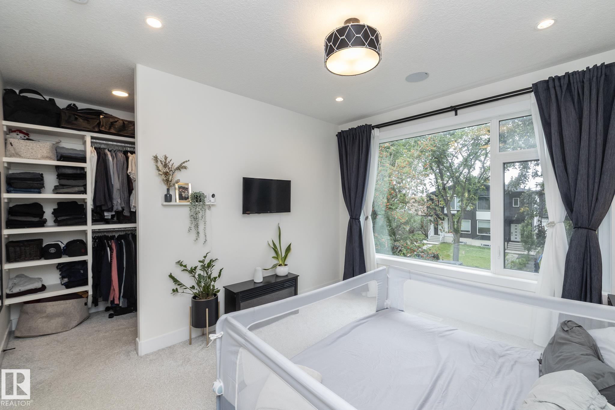 Photo 34 at 7733 81 Avenue NW, King Edward Park, Edmonton
