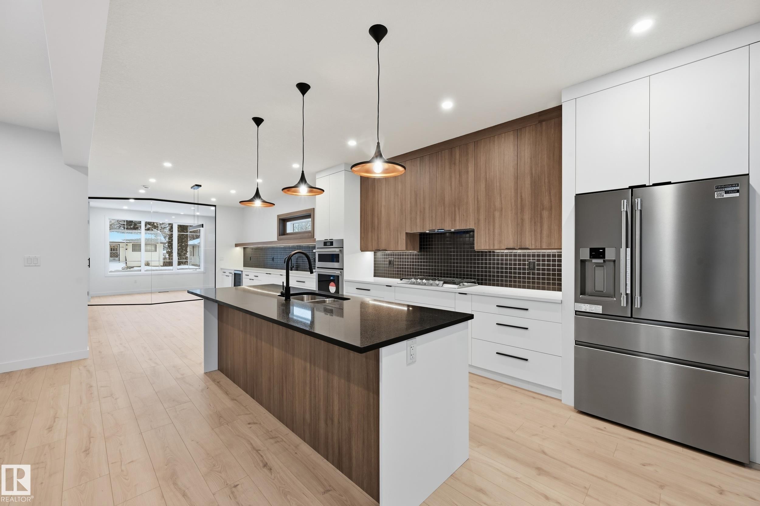 Photo 13 at 11121 51 Street NW, Highlands, Edmonton