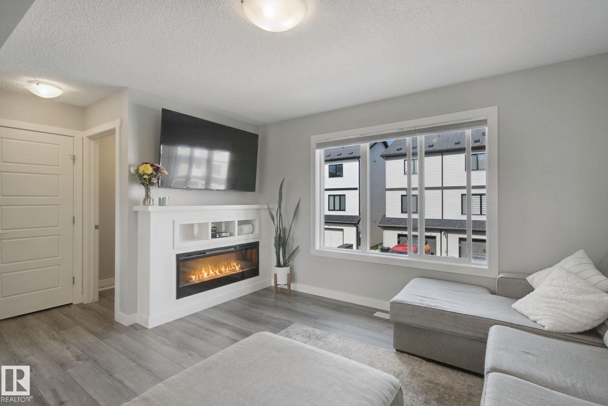 Photo 7 at 19612 27 Avenue NW, The Uplands, Edmonton