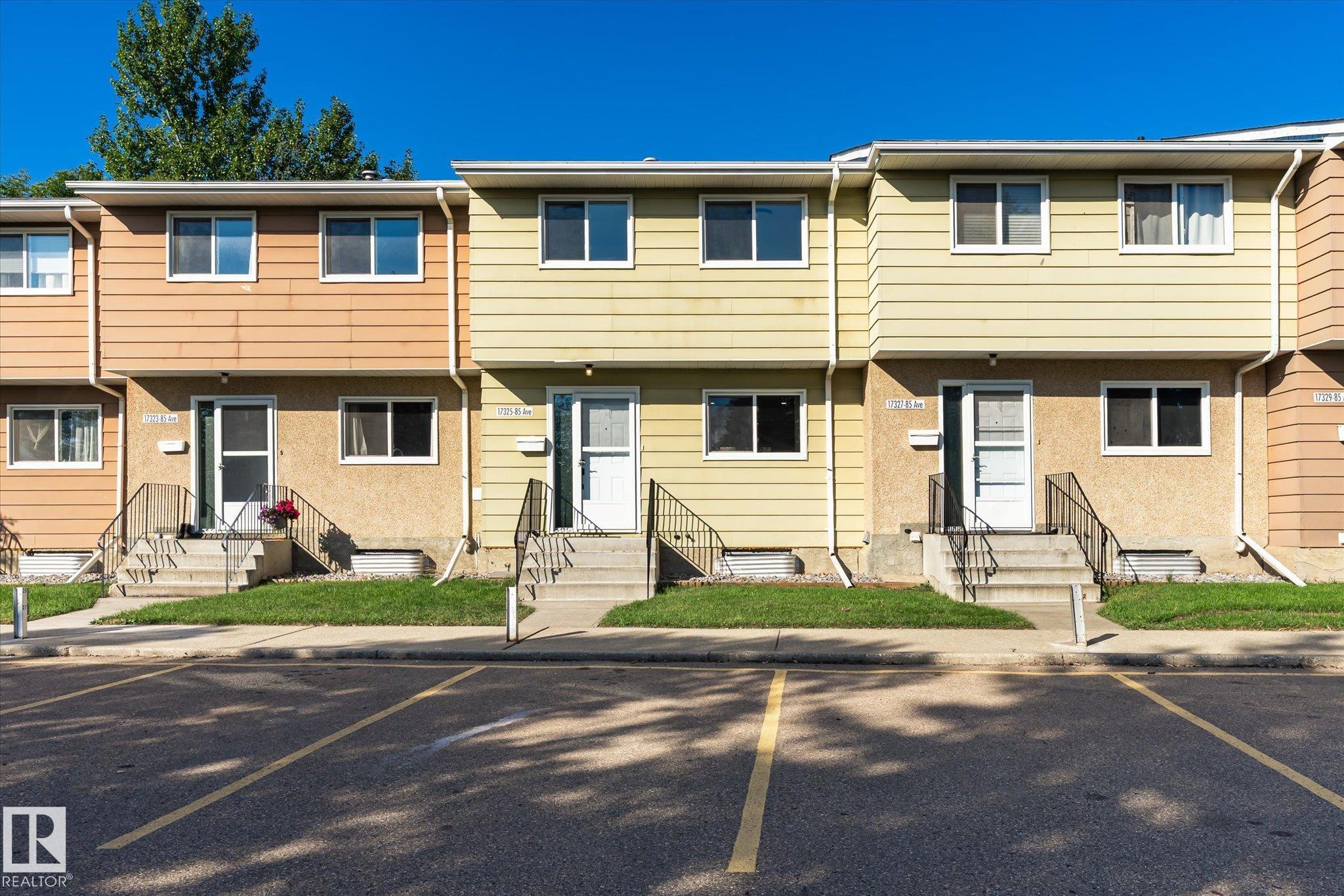 Photo 2 at 17325 85 Avenue NW, Thorncliffe, Edmonton