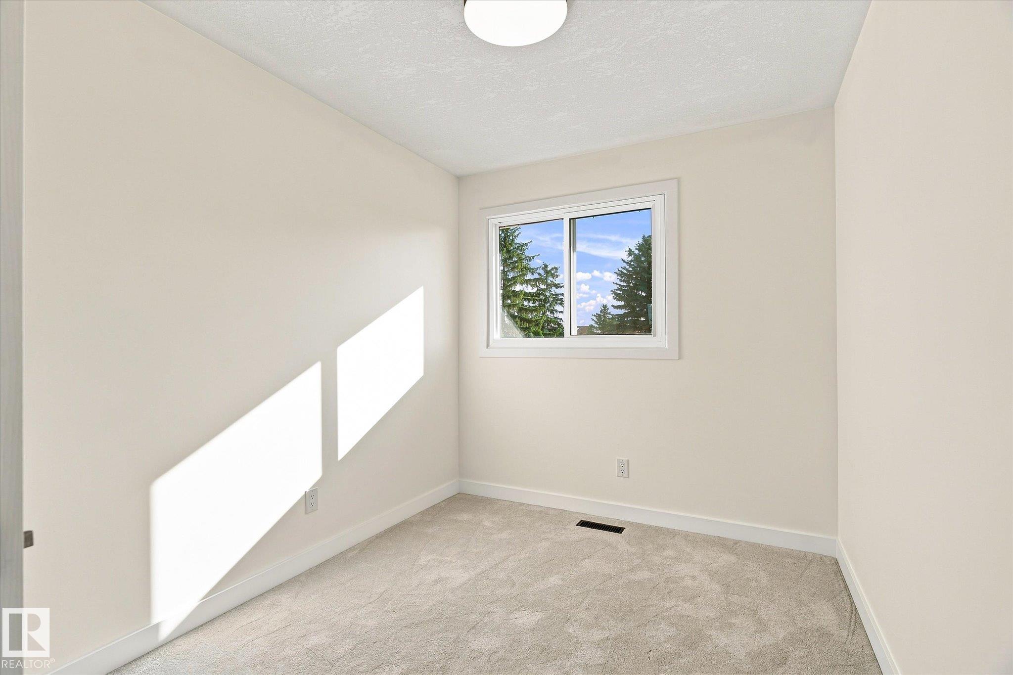 Photo 26 at 17325 85 Avenue NW, Thorncliffe, Edmonton