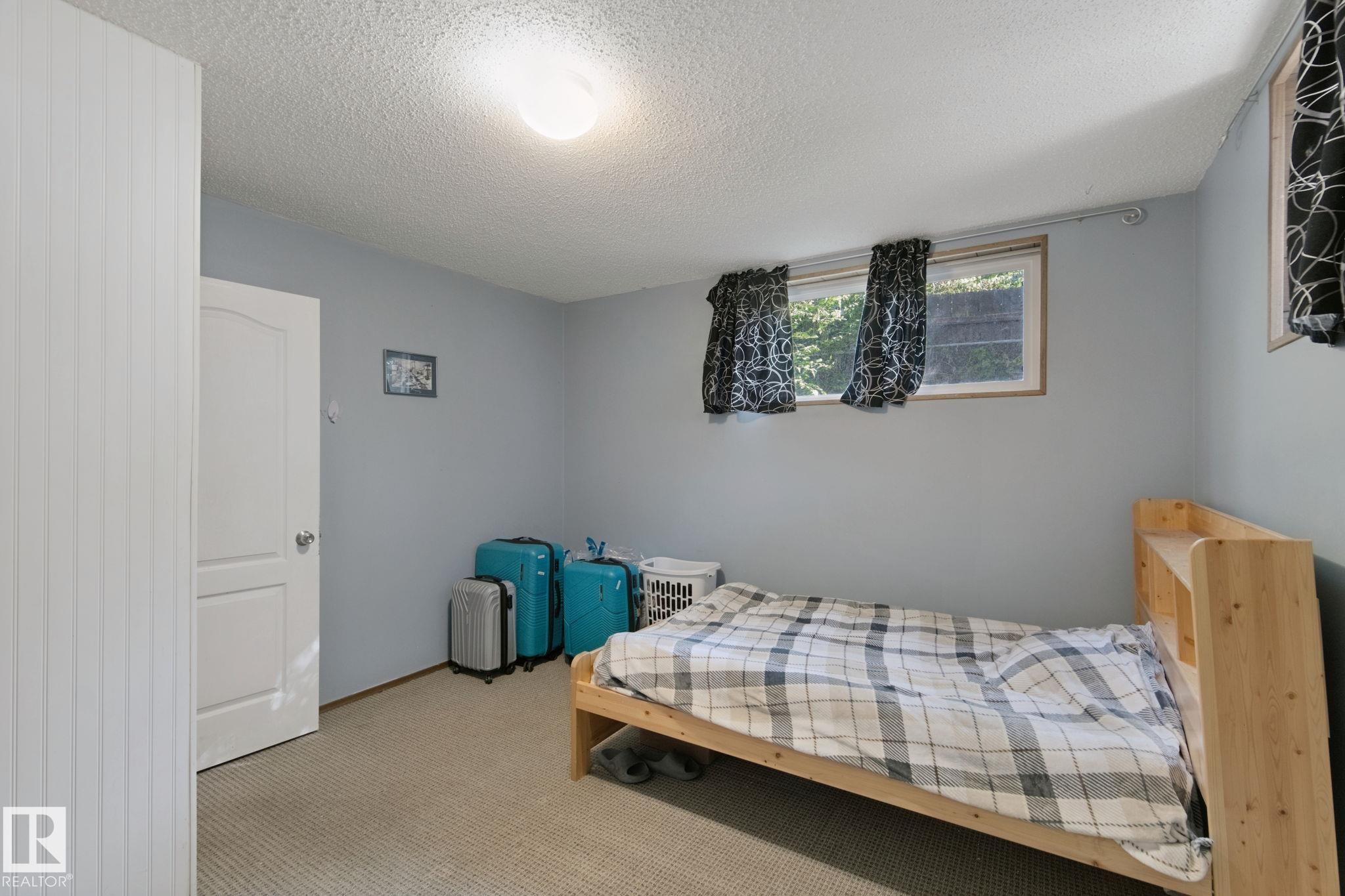https://zimg.paragon.ice.com/ParagonImages/Property/PM/RAE/225420664/68/0/0/99cd38f6351a739d2a643d92039aa37f/1/0c593fc6d263c6d434f893a5b12acb4f/225420664-619310b7-1c75-4113-8202-6814a4b269d2.JPG