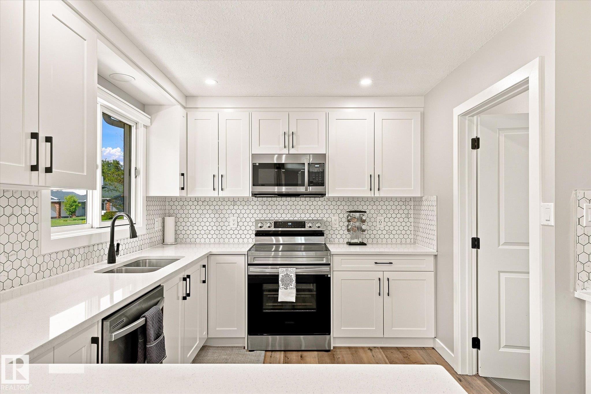 Photo 11 at 4235 147 Street NW, Ramsay Heights, Edmonton