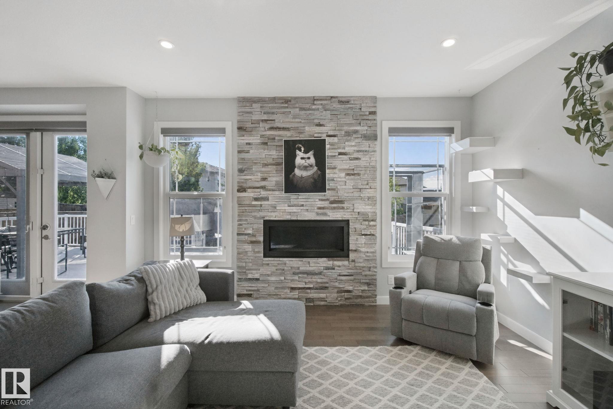 Listing photo thumbnail