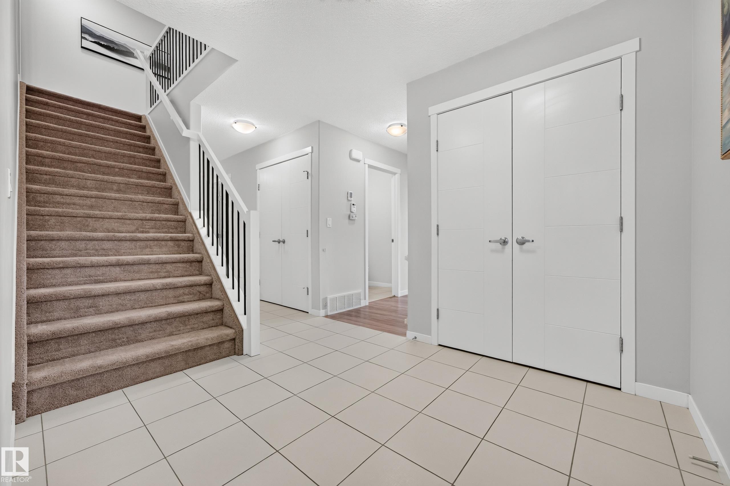 Photo 7 at 3519 8 Street NW, Maple Crest, Edmonton