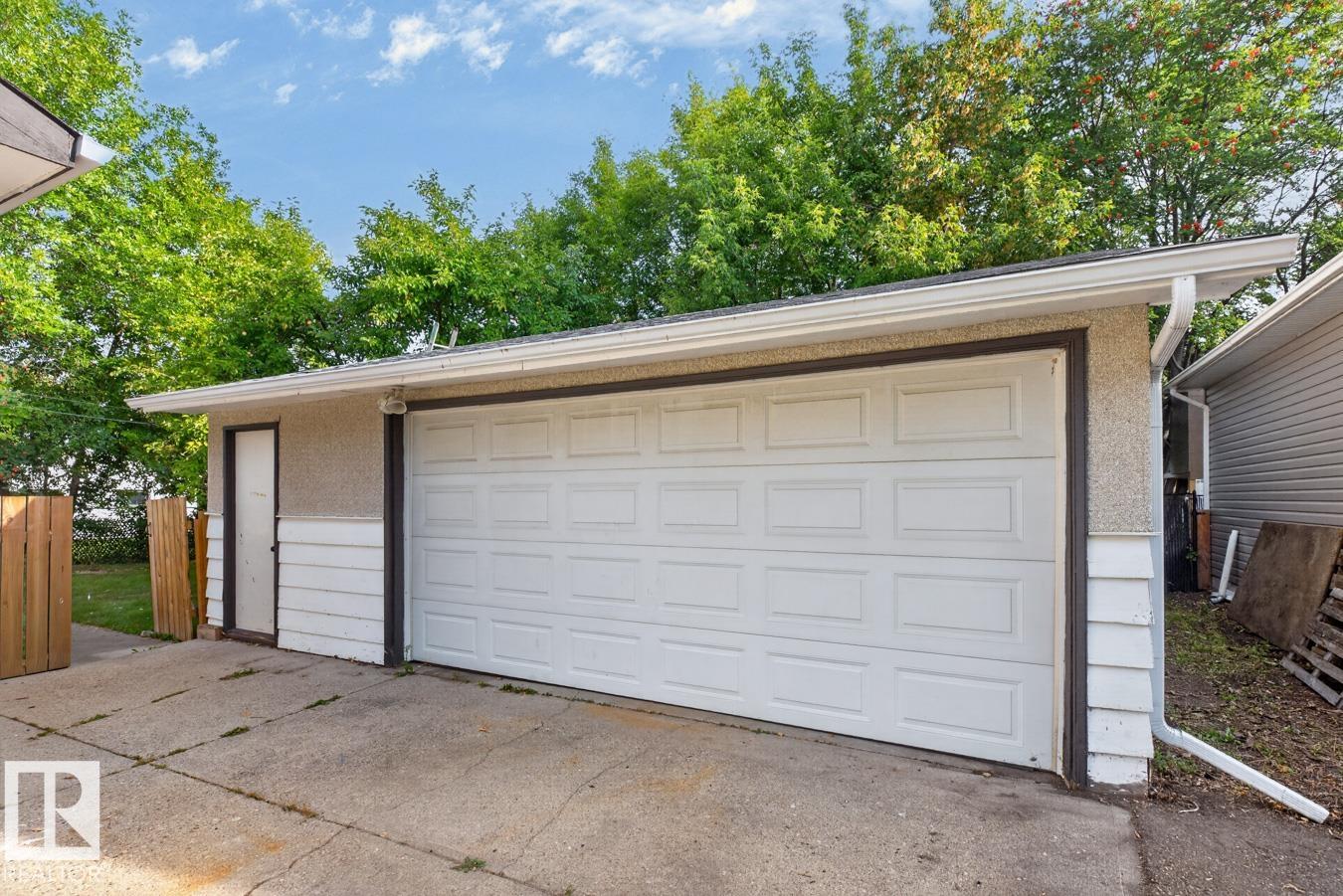 Photo 2 at 139 Juniper Avenue, Sherwood Heights, Sherwood Park