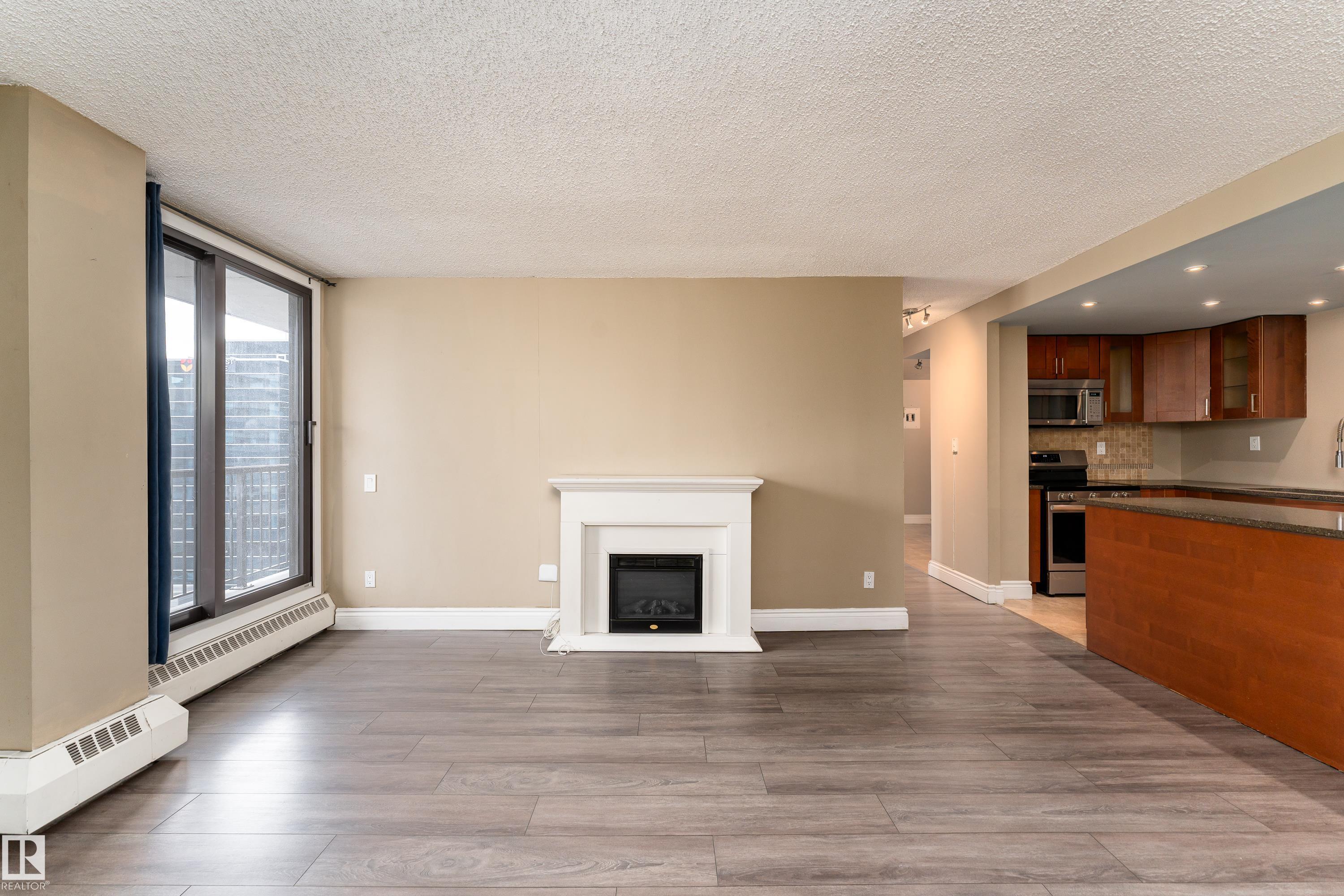 Photo 8 at 901 - 10125 109 Street NW, Downtown, Edmonton