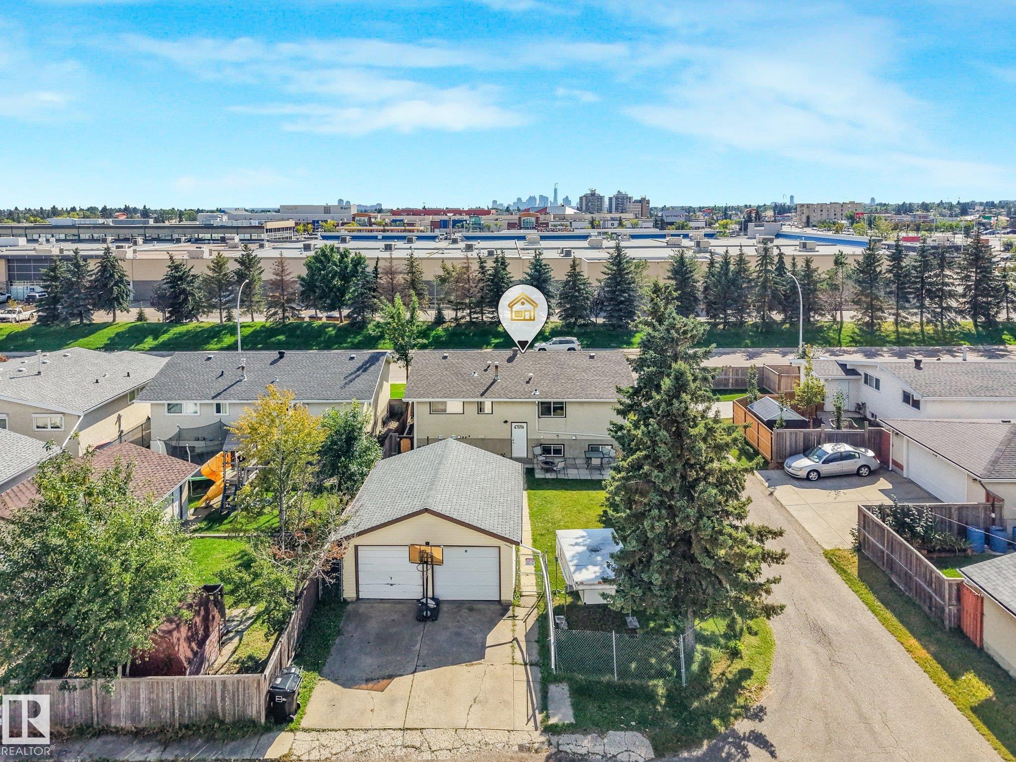 Photo 2 at 9532 138 Avenue NW, Northmount, Edmonton