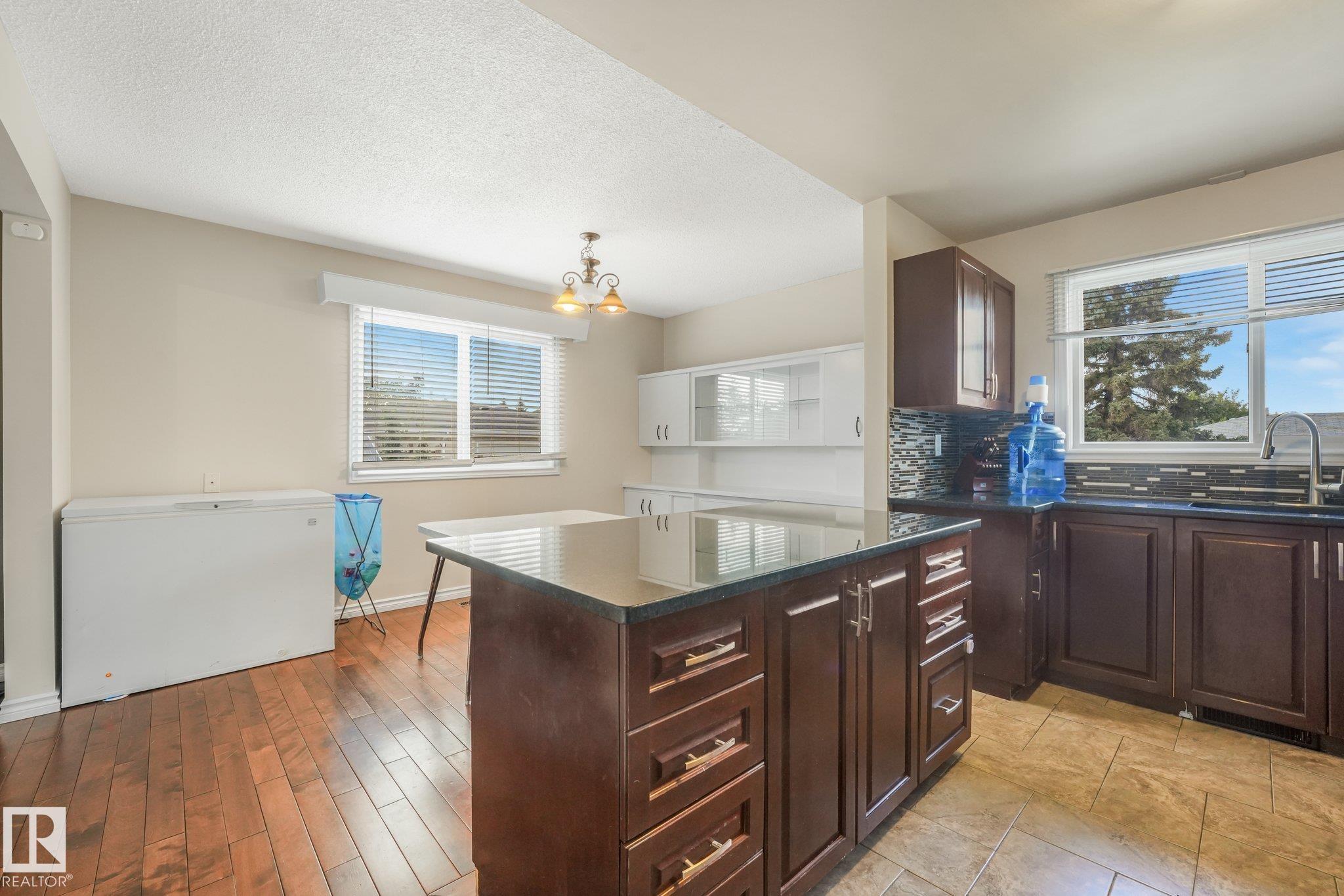 Photo 12 at 9532 138 Avenue NW, Northmount, Edmonton