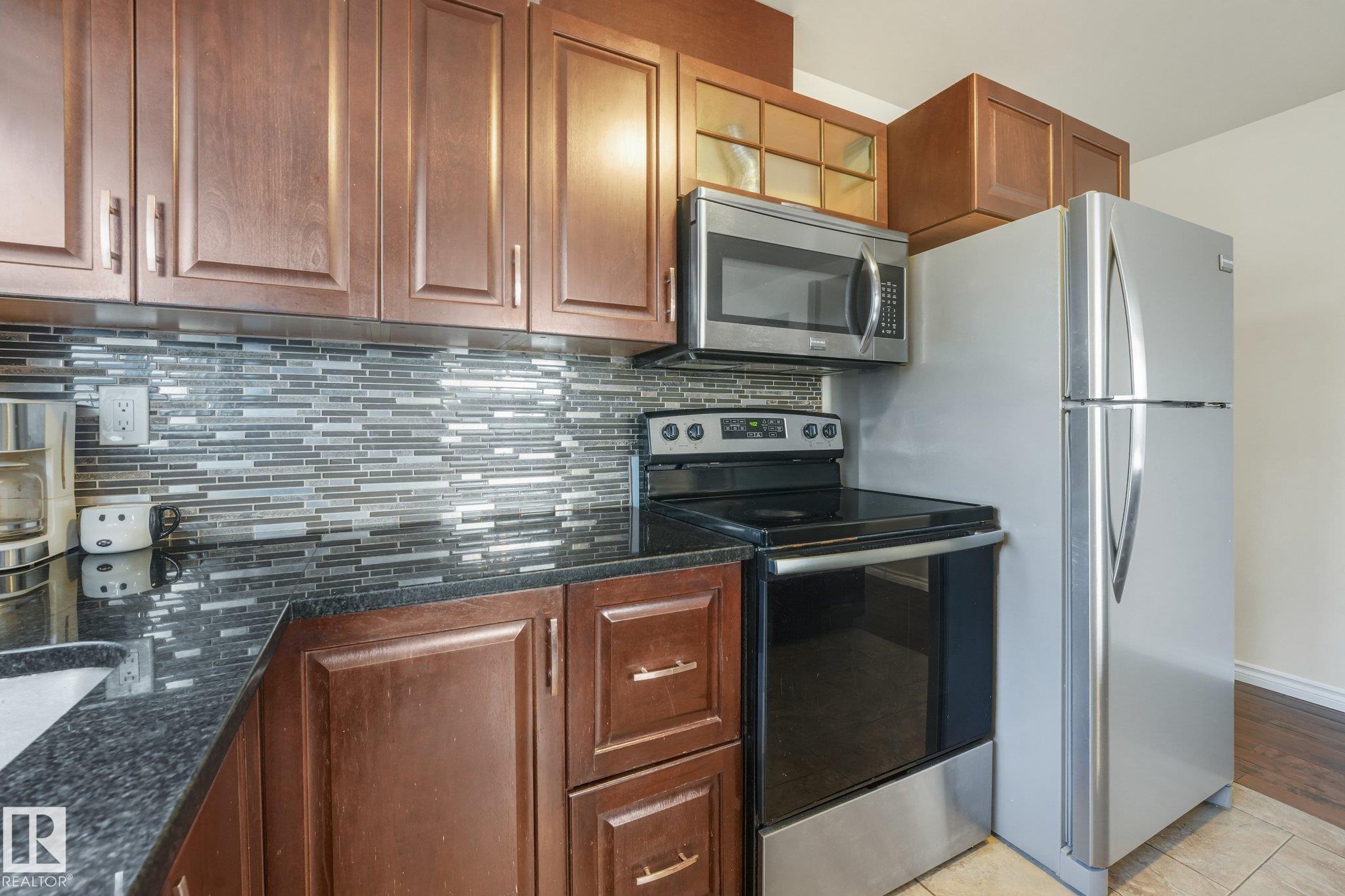 Photo 14 at 9532 138 Avenue NW, Northmount, Edmonton