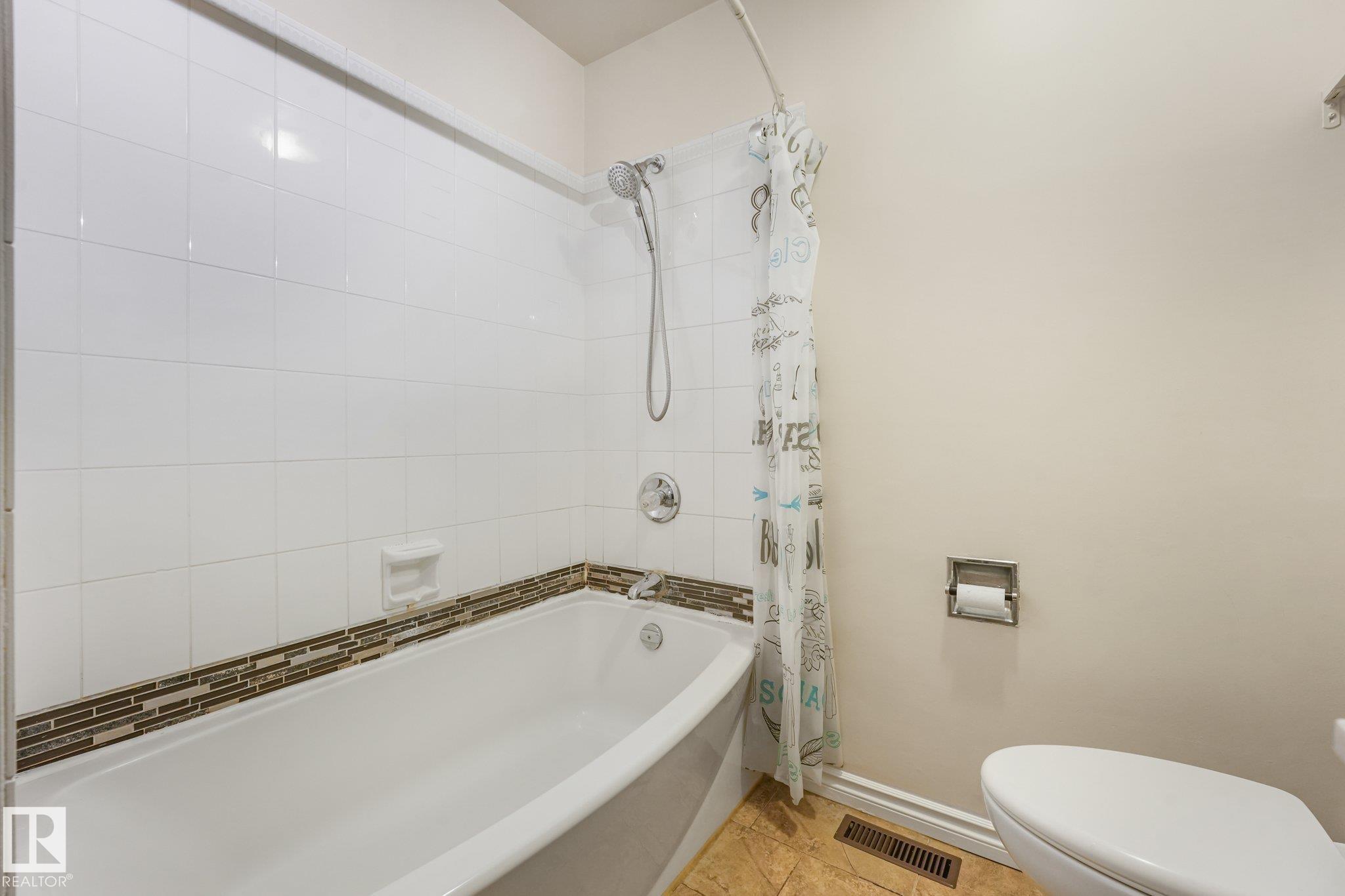 Photo 22 at 9532 138 Avenue NW, Northmount, Edmonton