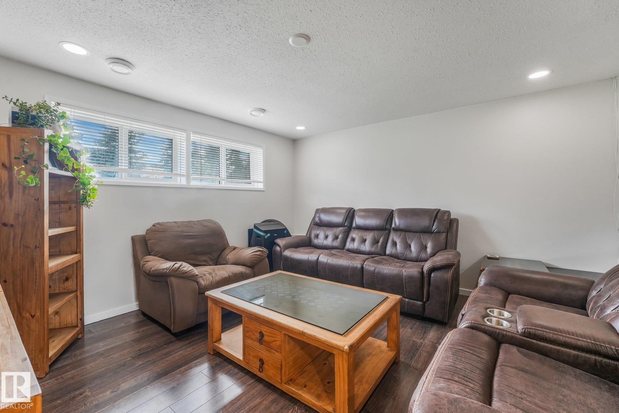 Photo 24 at 9532 138 Avenue NW, Northmount, Edmonton