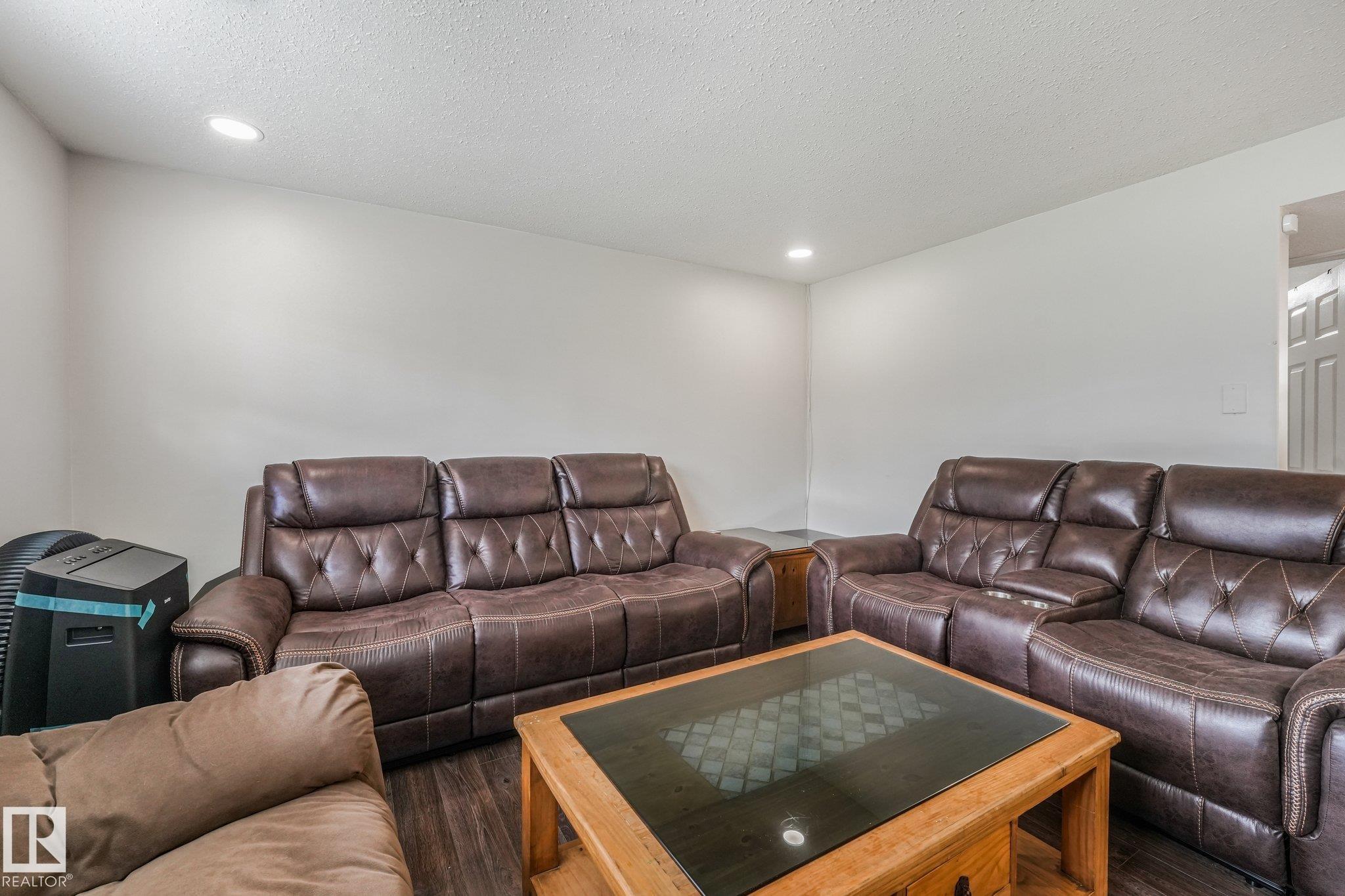 Photo 25 at 9532 138 Avenue NW, Northmount, Edmonton