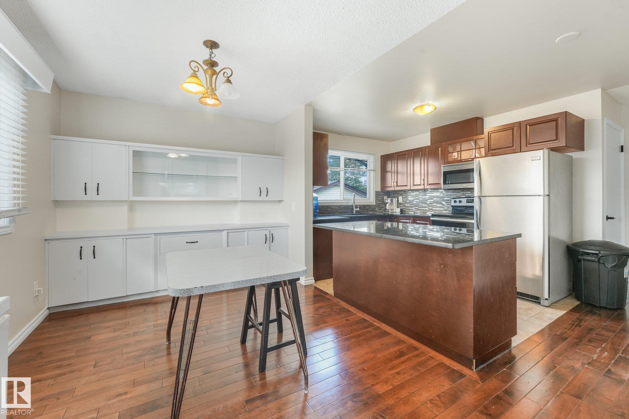 Photo 8 at 9532 138 Avenue NW, Northmount, Edmonton