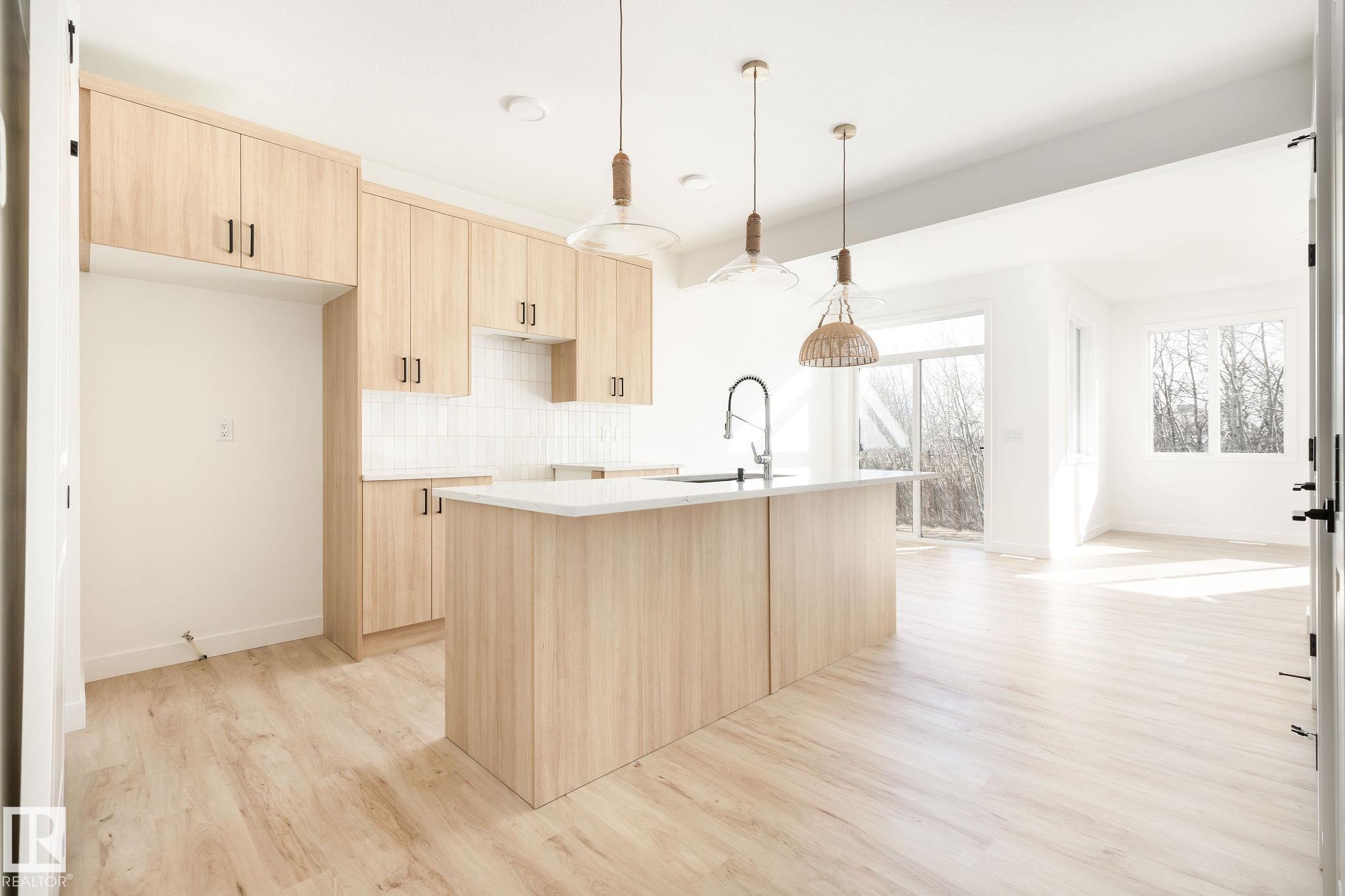 8253 Kiriak Loop SW, Keswick, Edmonton 2