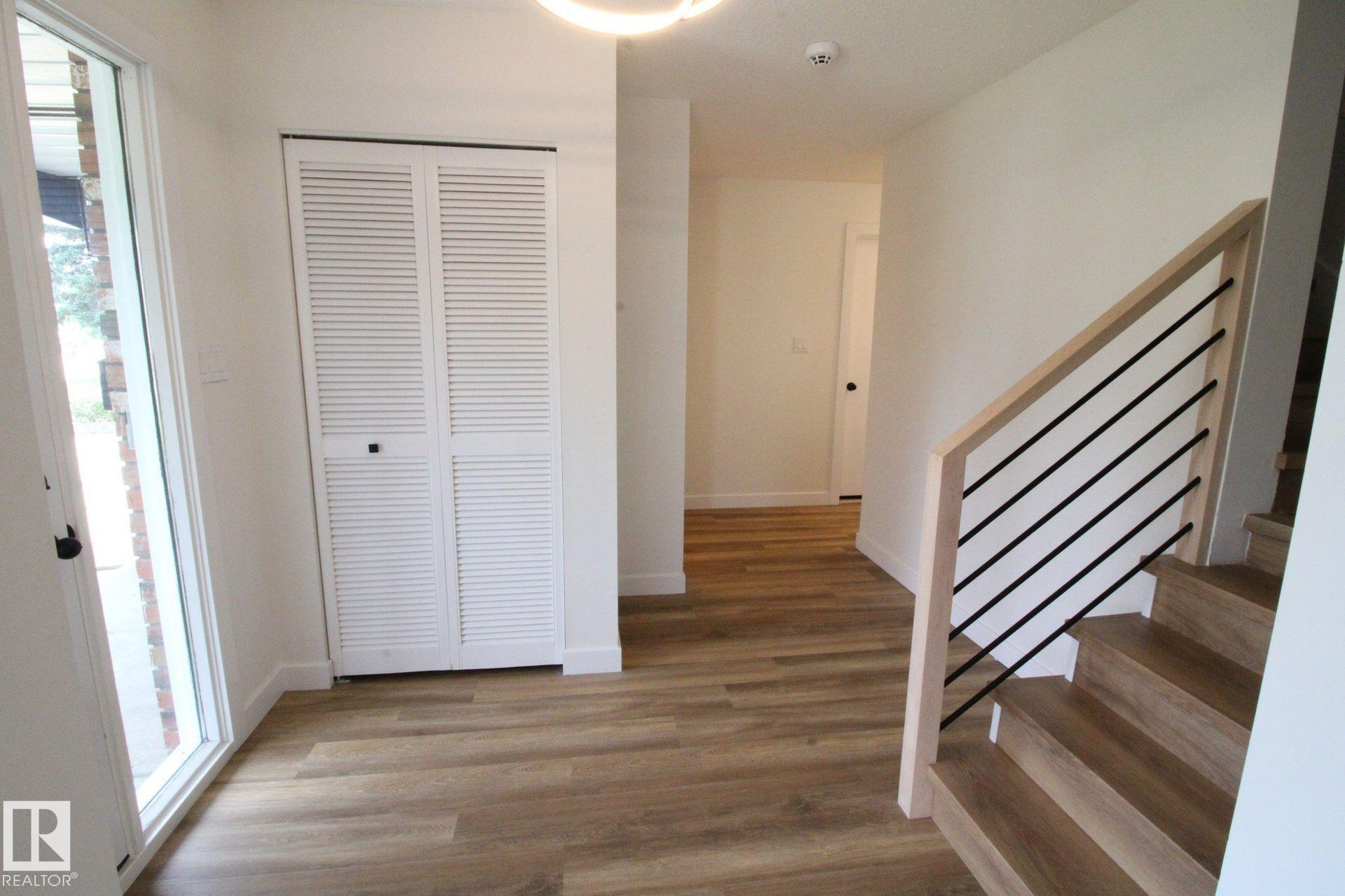 Photo 2 at 4224 110 Street NW, Rideau Park, Edmonton