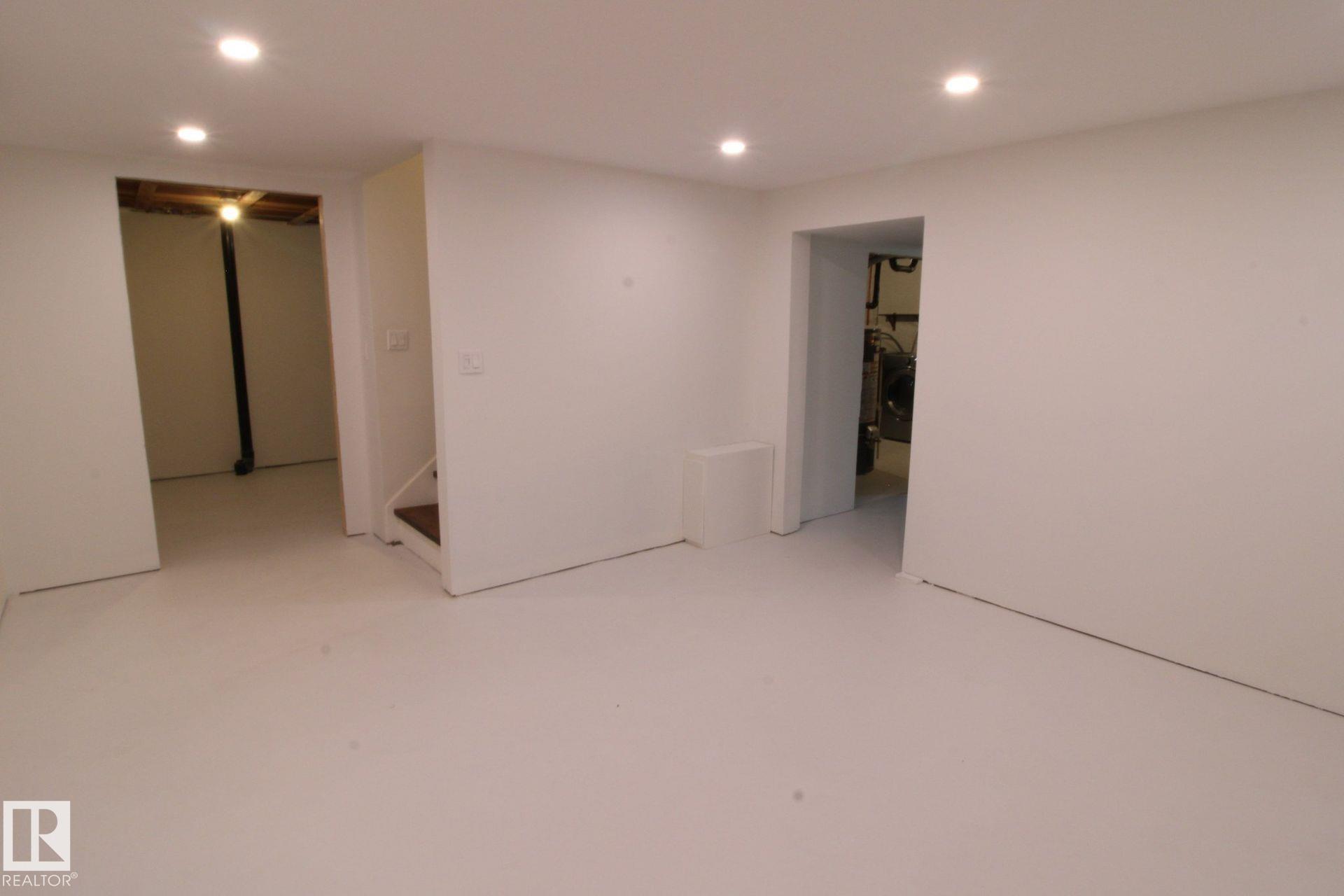 Photo 18 at 4224 110 Street NW, Rideau Park, Edmonton
