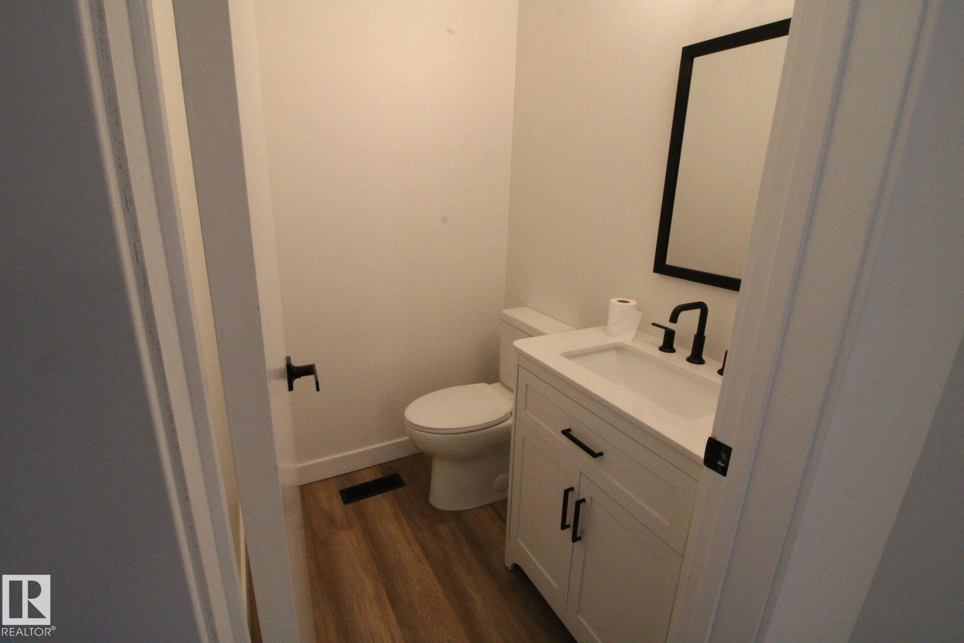 Photo 3 at 4224 110 Street NW, Rideau Park, Edmonton