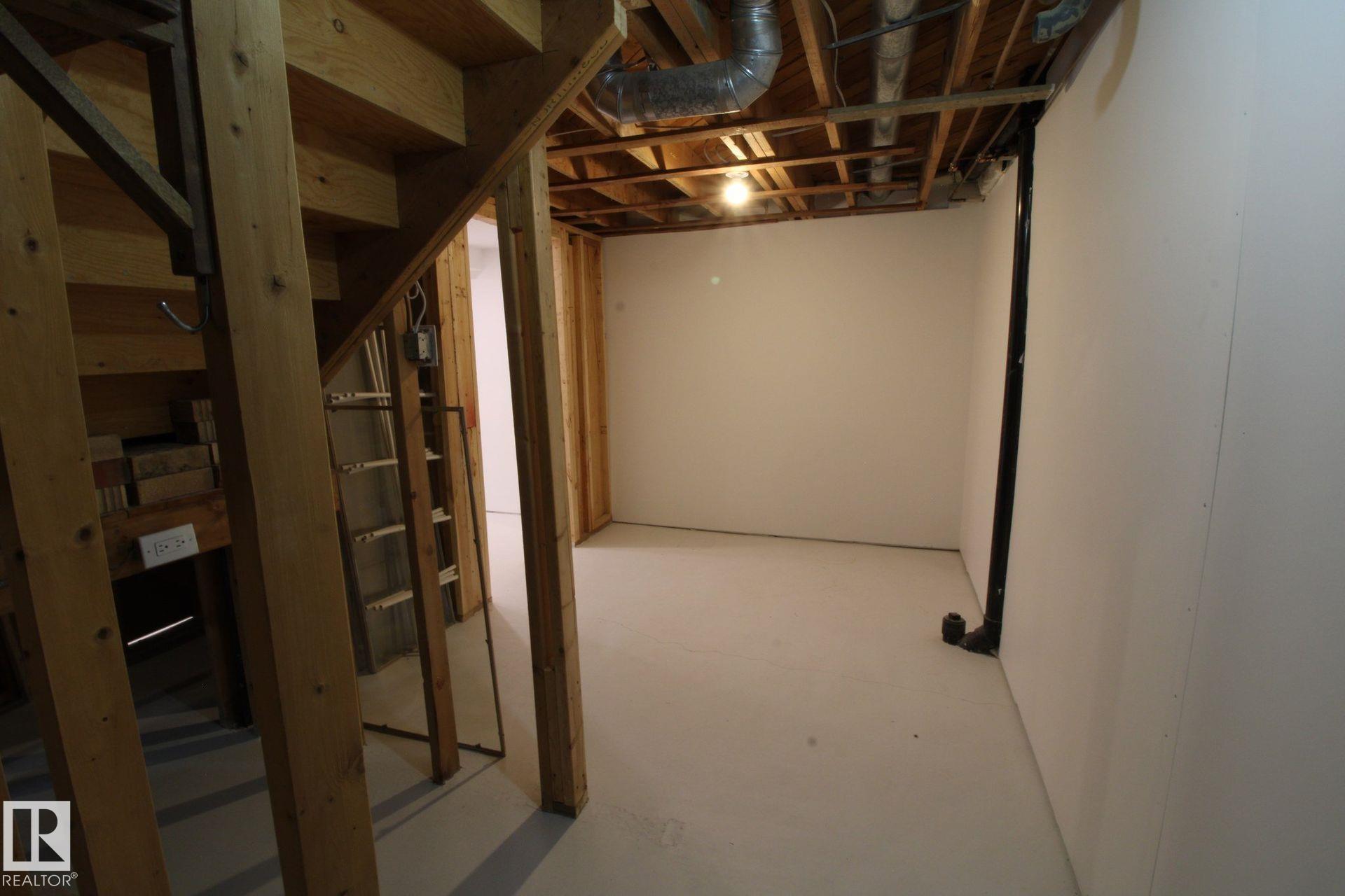 Photo 21 at 4224 110 Street NW, Rideau Park, Edmonton