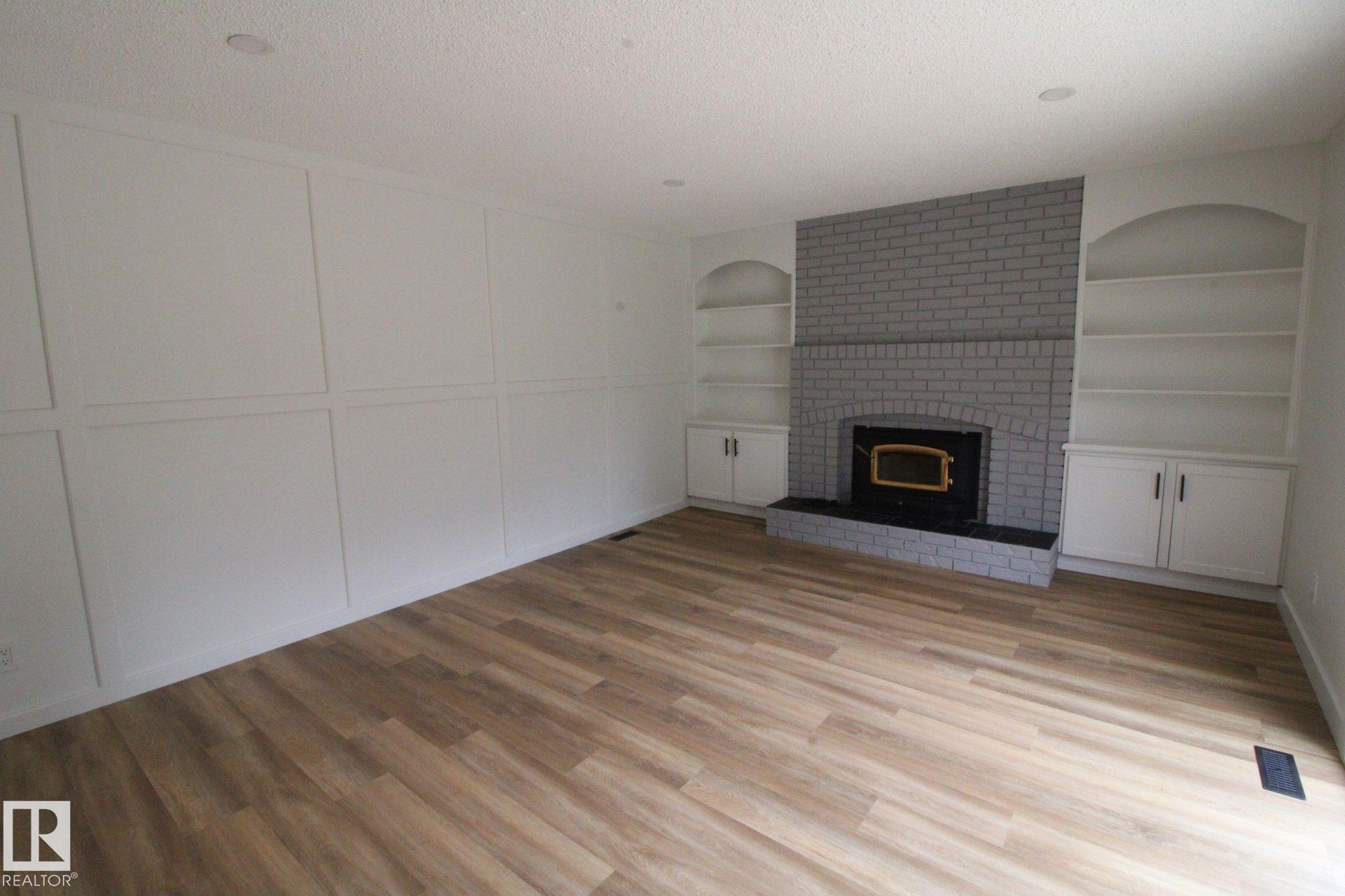 Photo 4 at 4224 110 Street NW, Rideau Park, Edmonton
