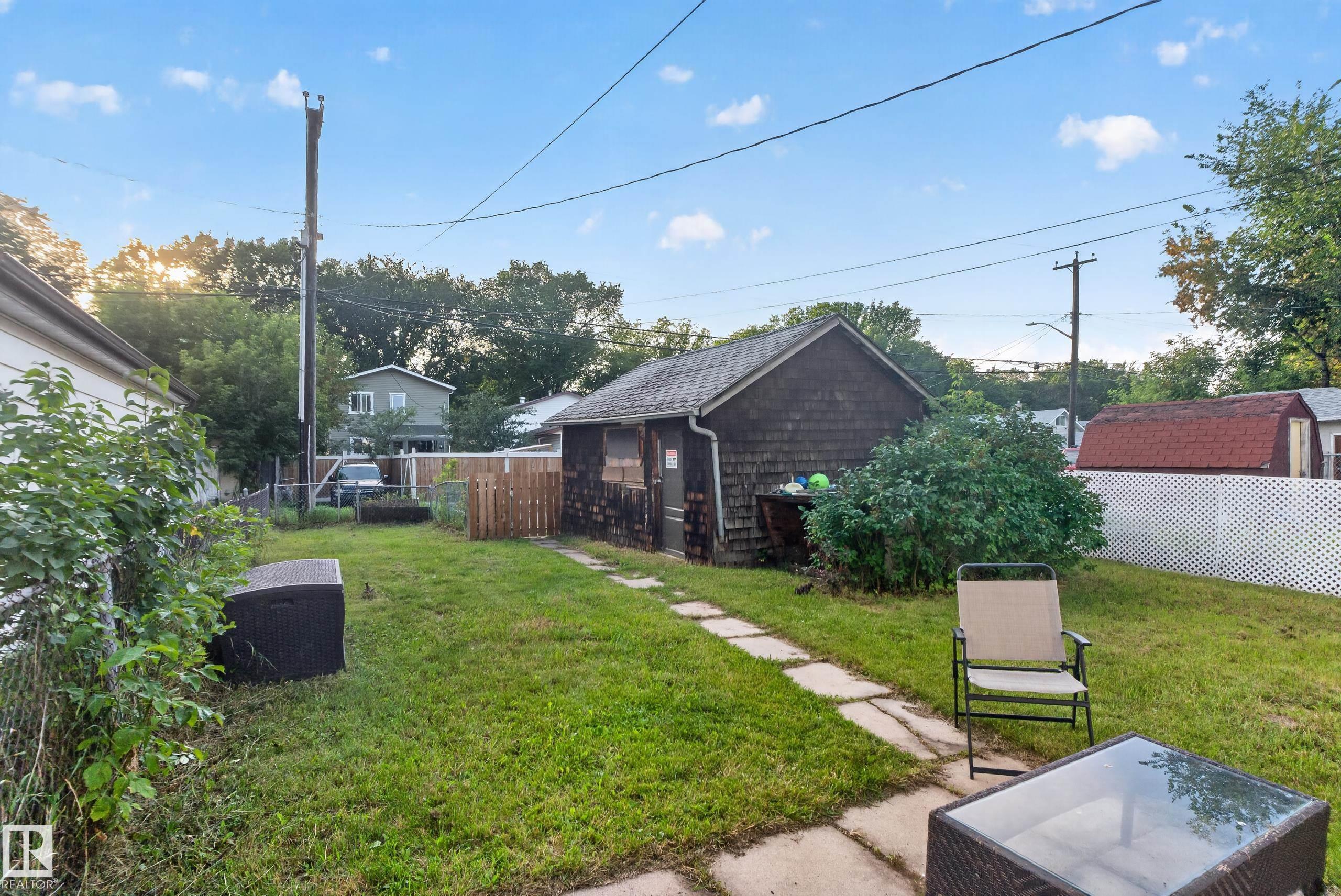Listing photo thumbnail