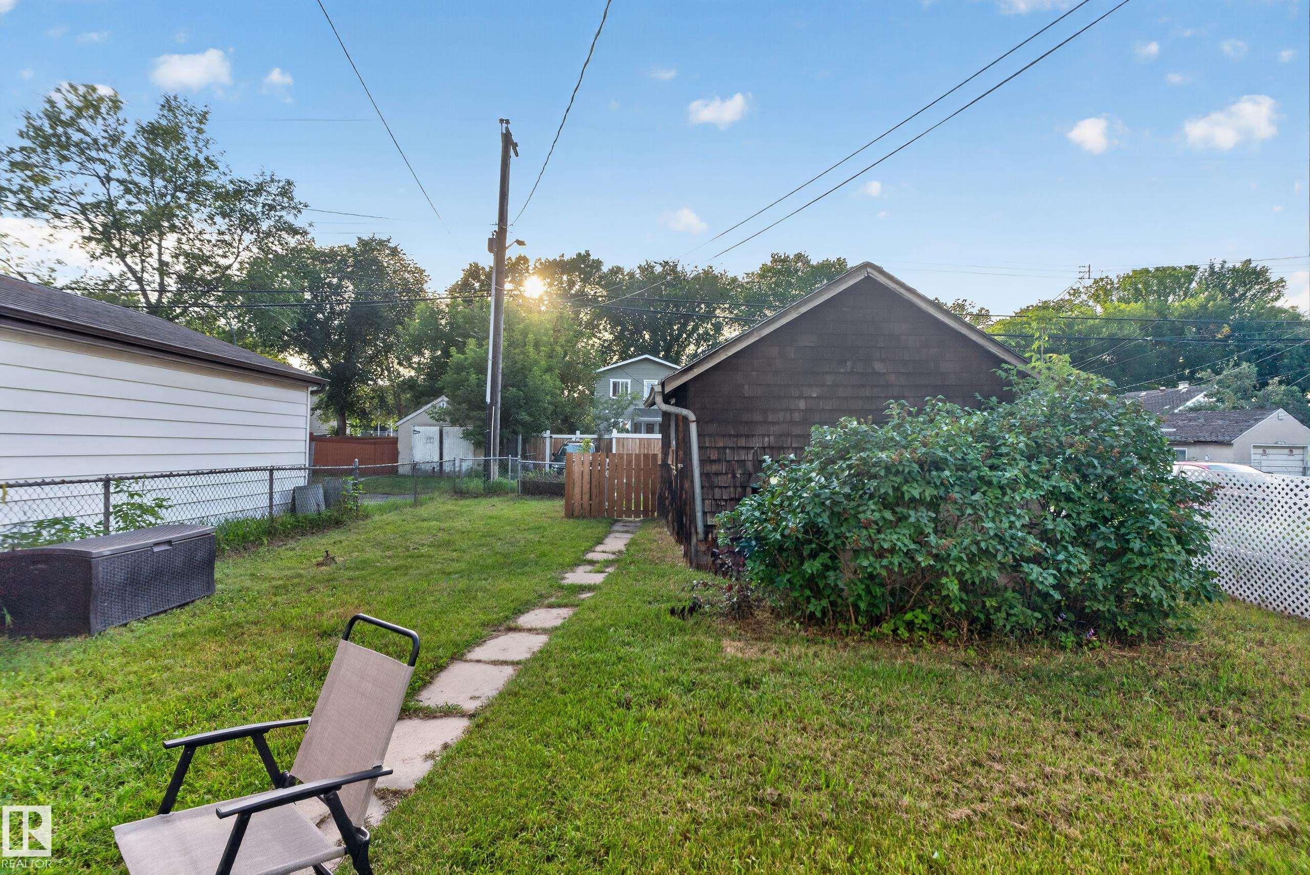 Listing photo thumbnail