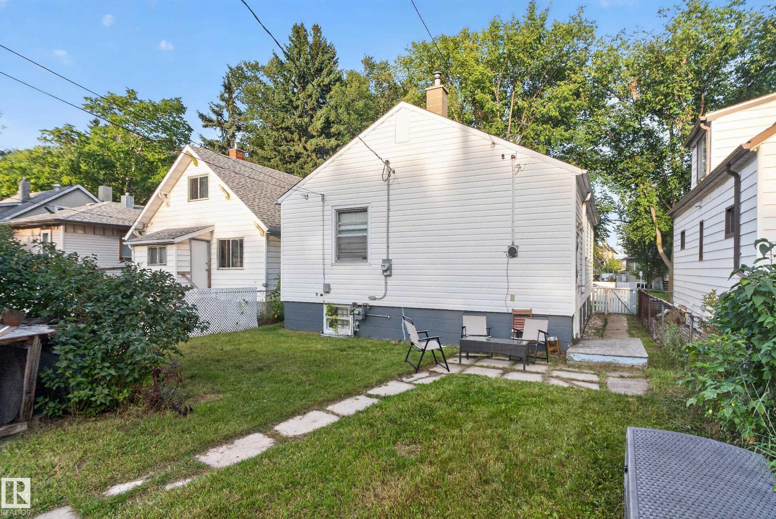 Listing photo thumbnail