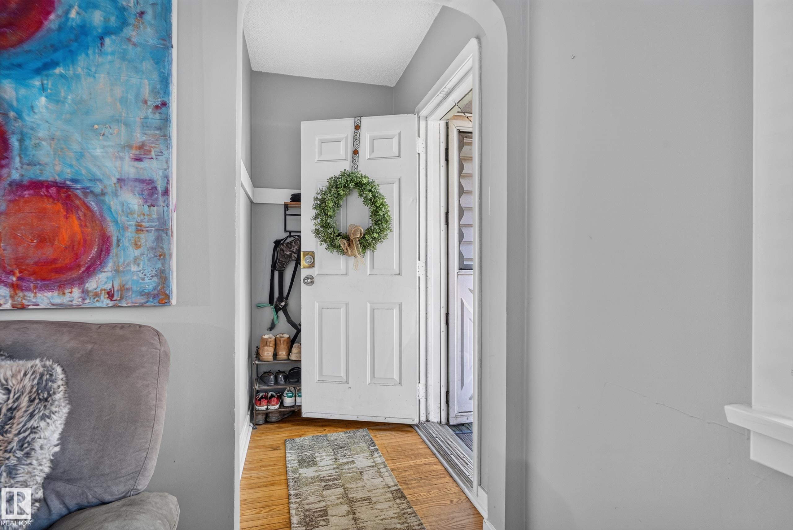 Listing photo thumbnail
