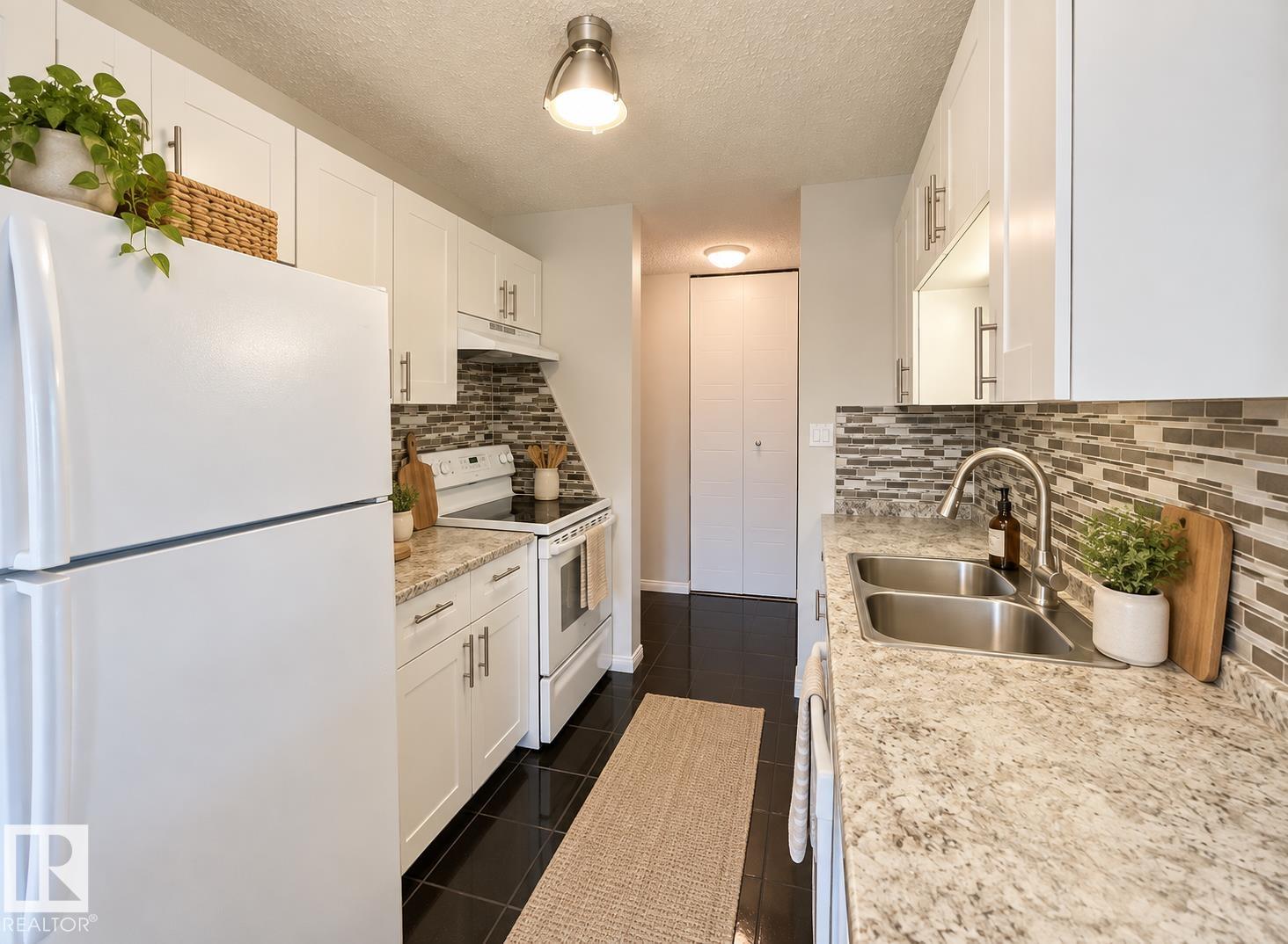 304 - 10135 116 Street NW, Wîhkwêntôwin, Edmonton